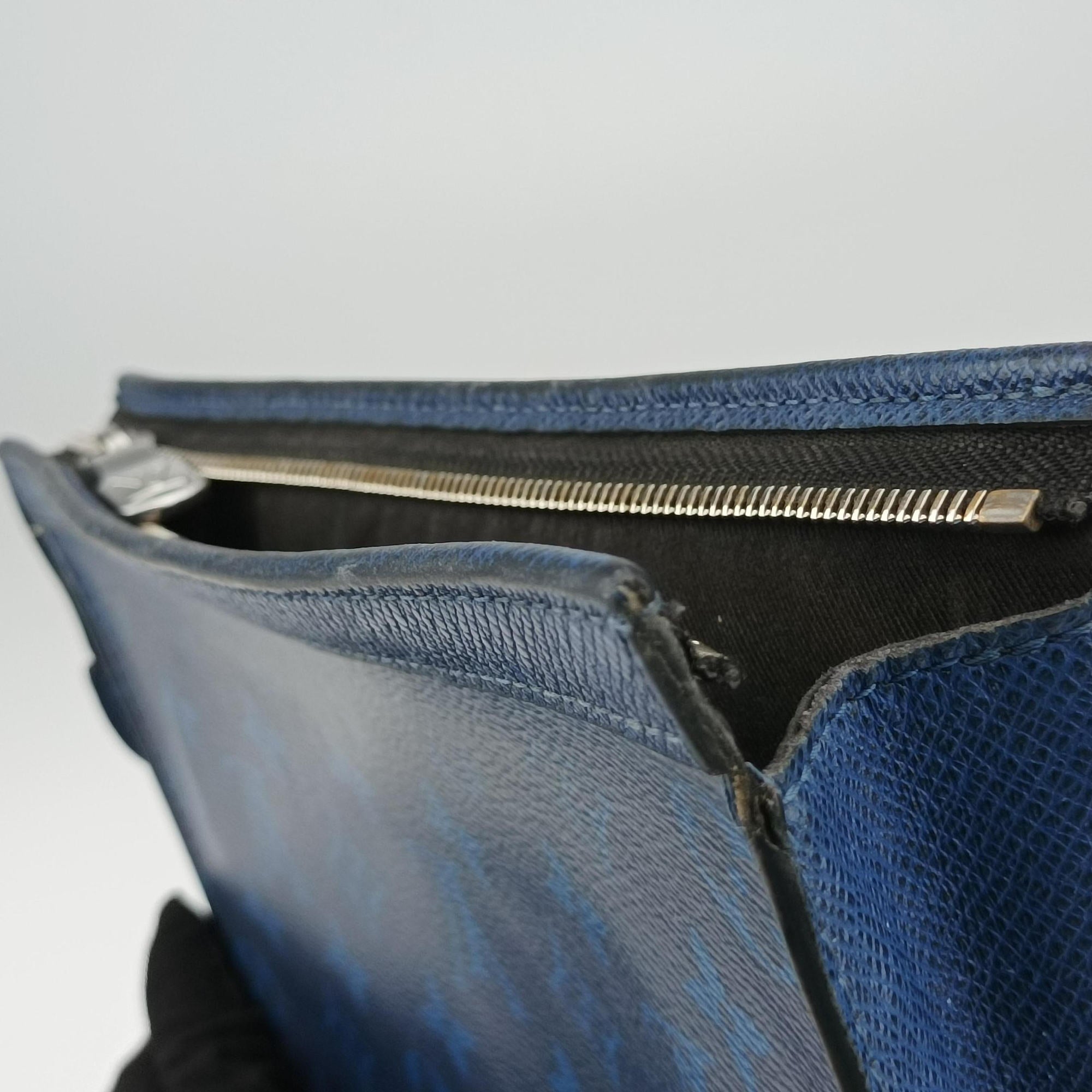 Pre-owned Louis Vuitton Taigarama Pochette Voyage MM Cobalt × Pacific Blue Taiga Leather × Canvas M30423 clutchbag | stylenewstar