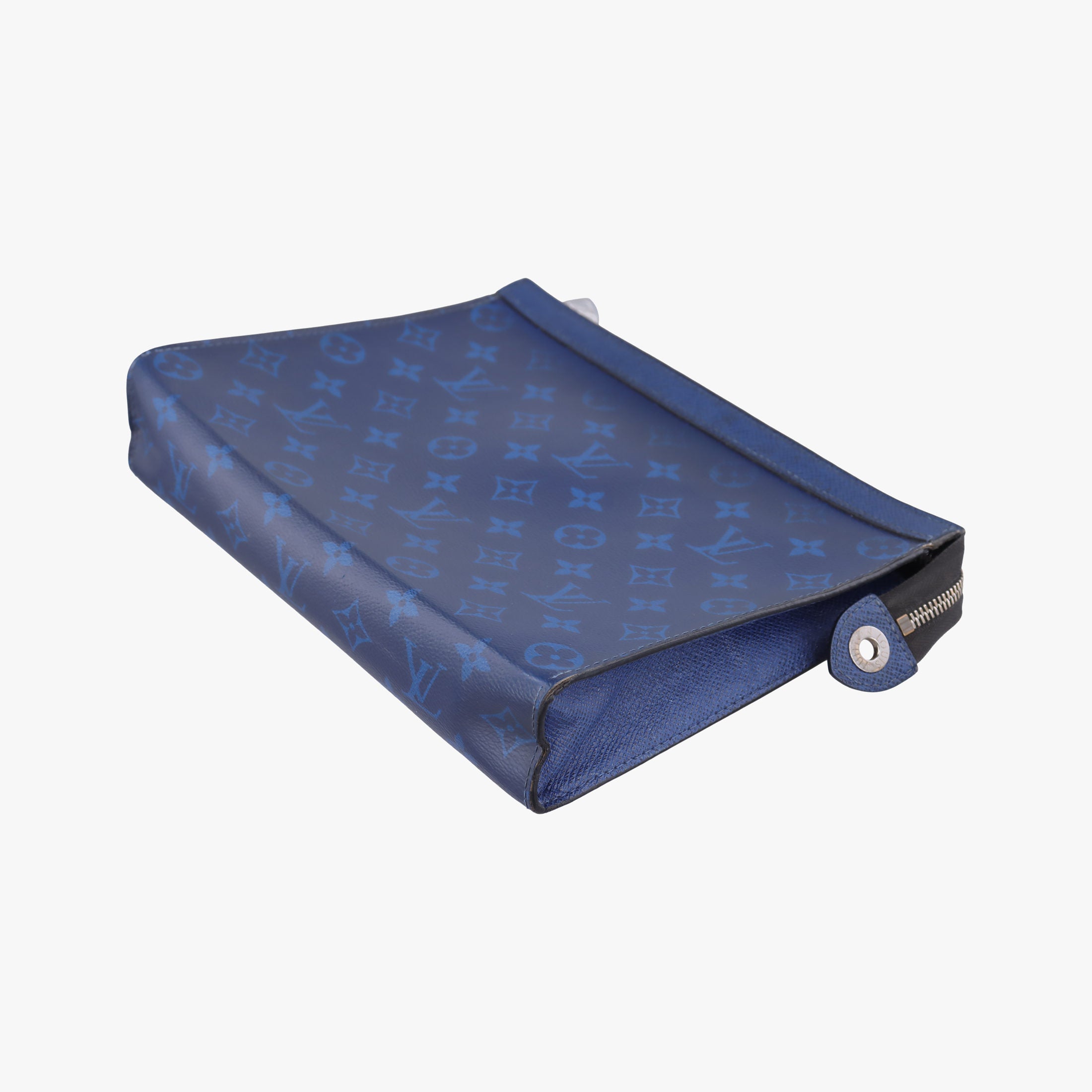 Pre-owned Louis Vuitton Taigarama Pochette Voyage MM Cobalt × Pacific Blue Taiga Leather × Canvas M30423 clutchbag | stylenewstar