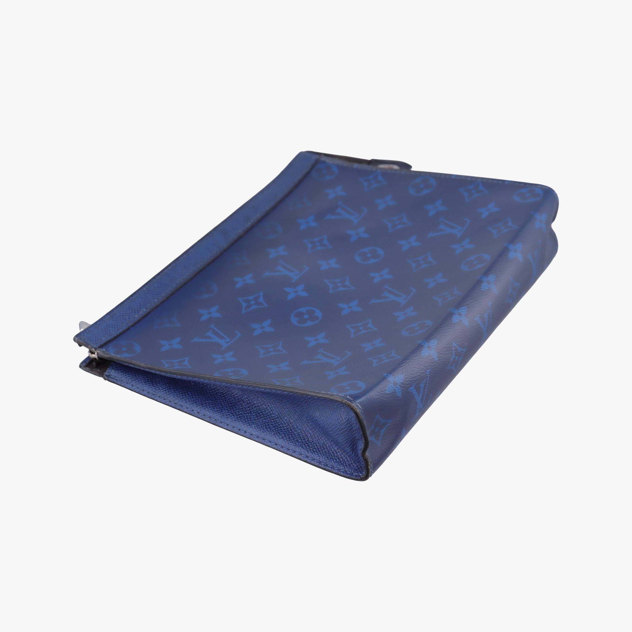 Pre-owned Louis Vuitton Taigarama Pochette Voyage MM Cobalt × Pacific Blue Taiga Leather × Canvas M30423 clutchbag | stylenewstar