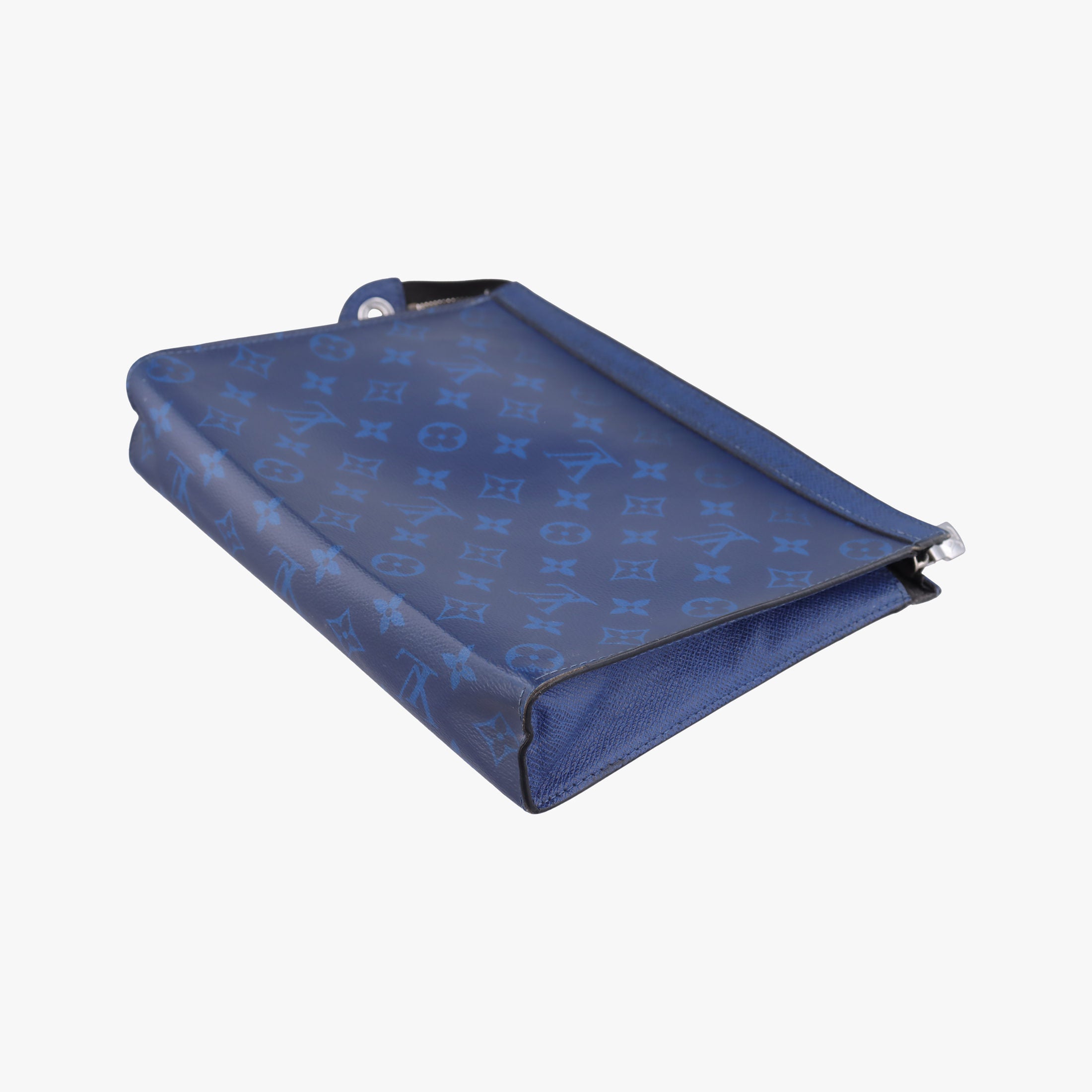 Pre-owned Louis Vuitton Taigarama Pochette Voyage MM Cobalt × Pacific Blue Taiga Leather × Canvas M30423 clutchbag | stylenewstar