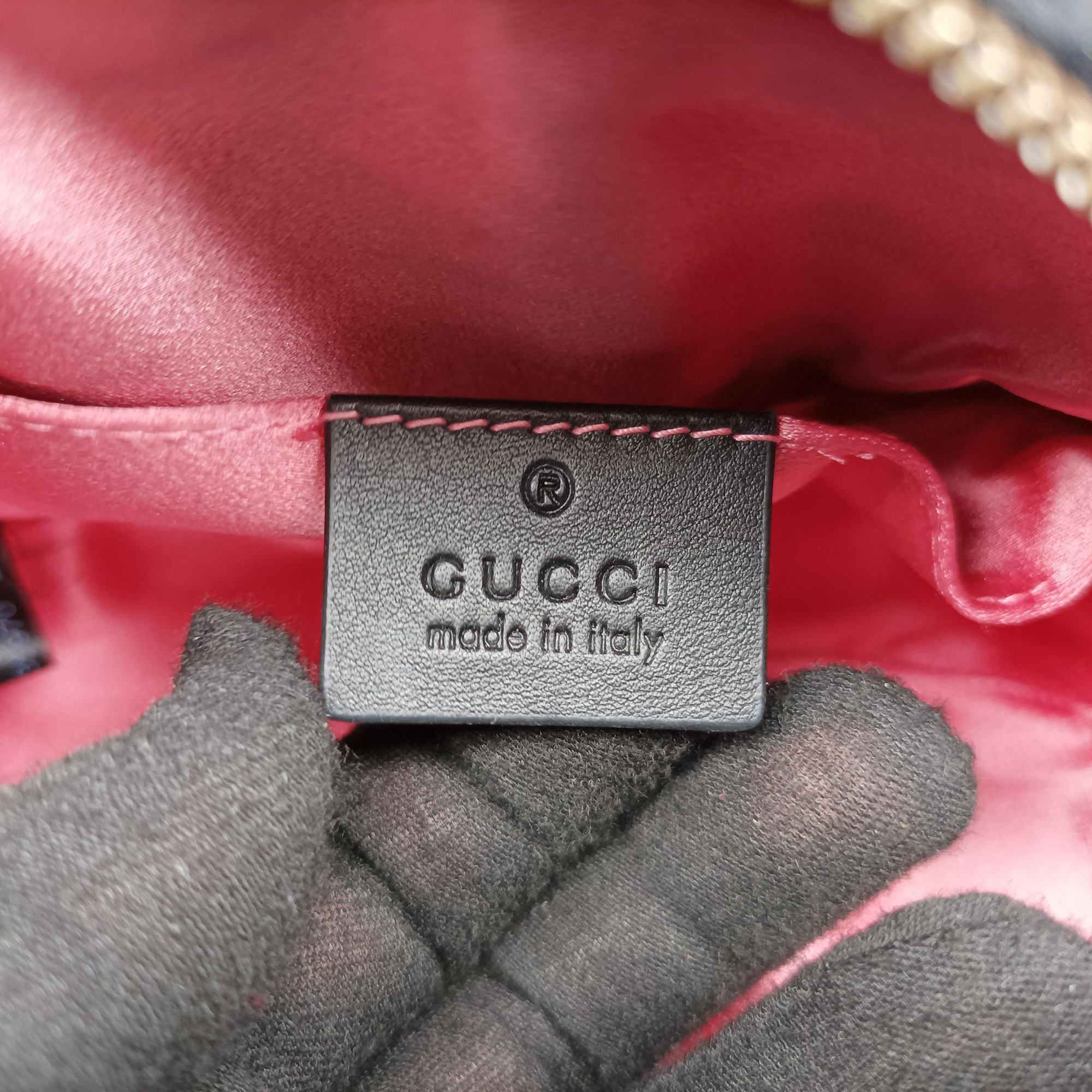 Pre-owned Gucci GG Marmont Black velour 476434 bum bag/waist bag | stylenewstar