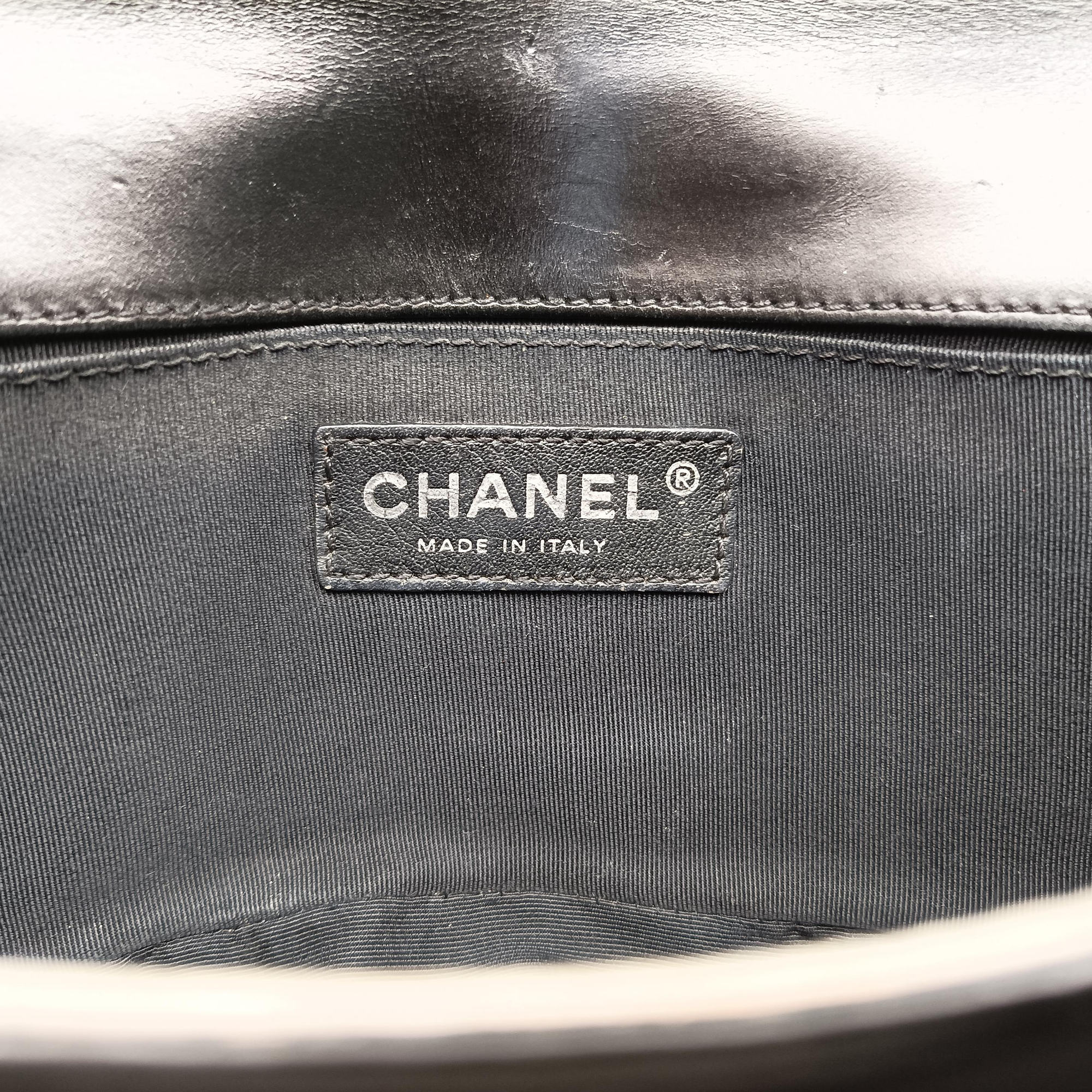 Vintage Chanel BOY CHANEL Black×white Leather A66712 shoulderbag | stylenewstar