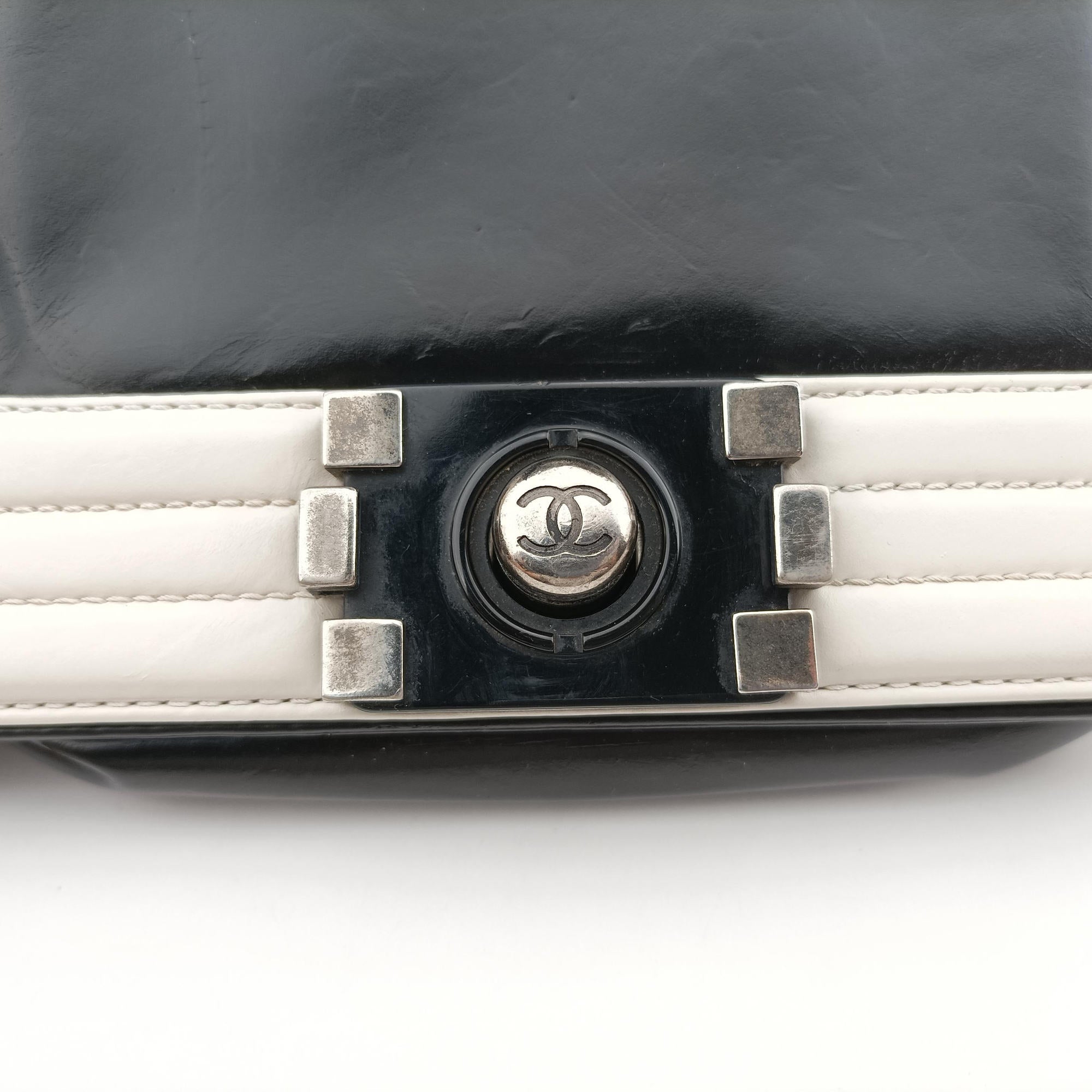 Vintage Chanel BOY CHANEL Black×white Leather A66712 shoulderbag | stylenewstar
