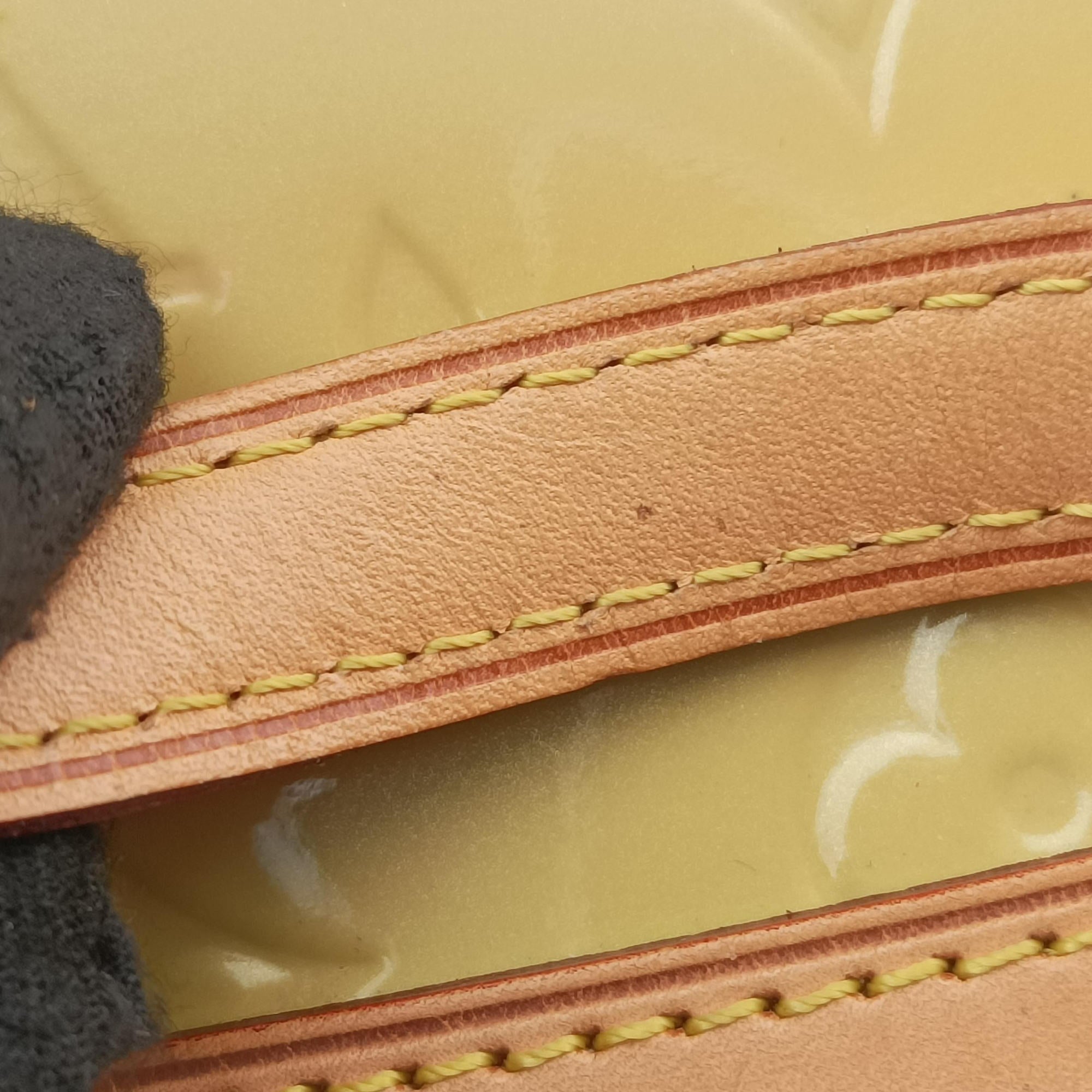 Pre-owned Louis Vuitton Brea MM Dunne Vernis M90180 shoulderbag | stylenewstar