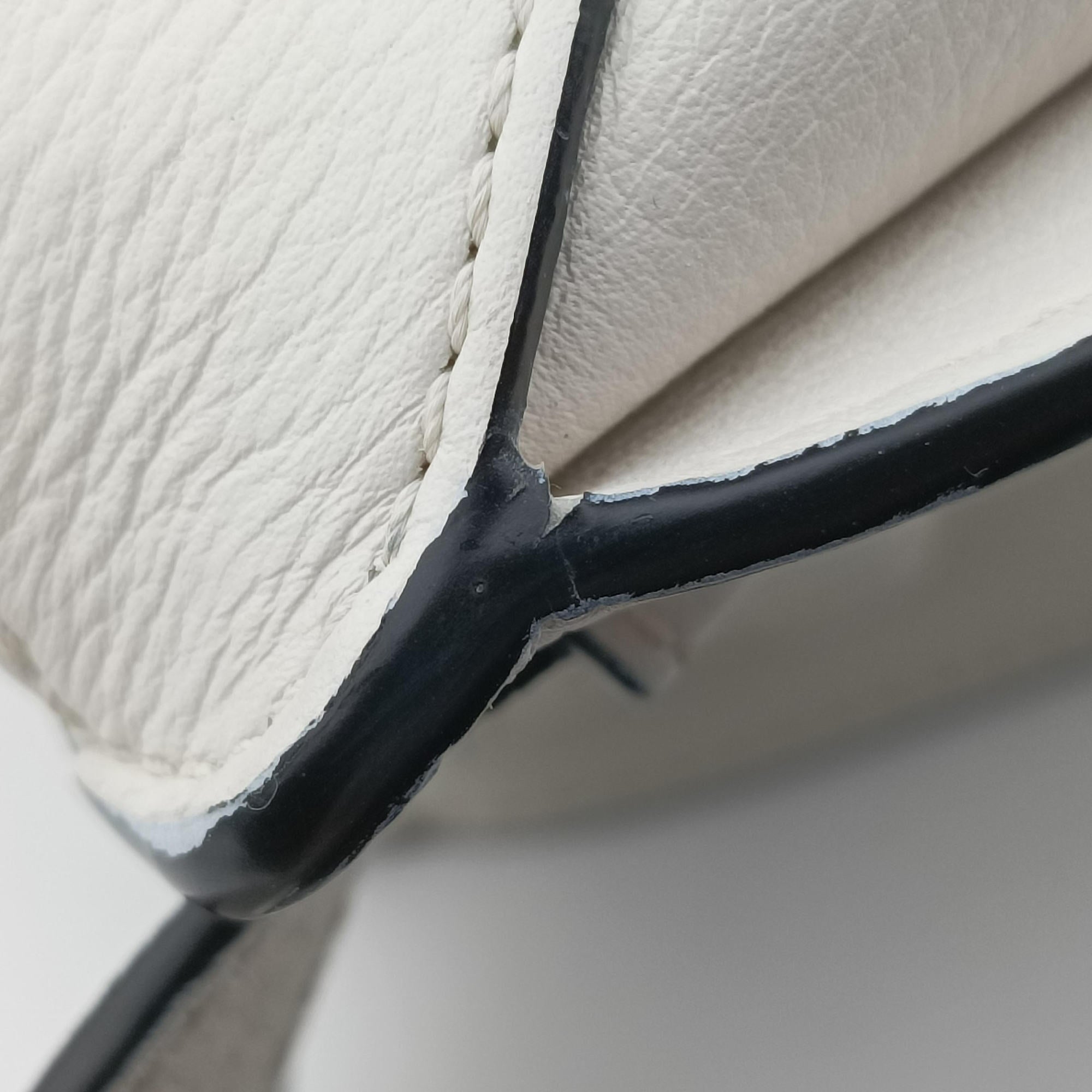 Pre-owned Loewe Hammock White Leather  shoulderbag | stylenewstar