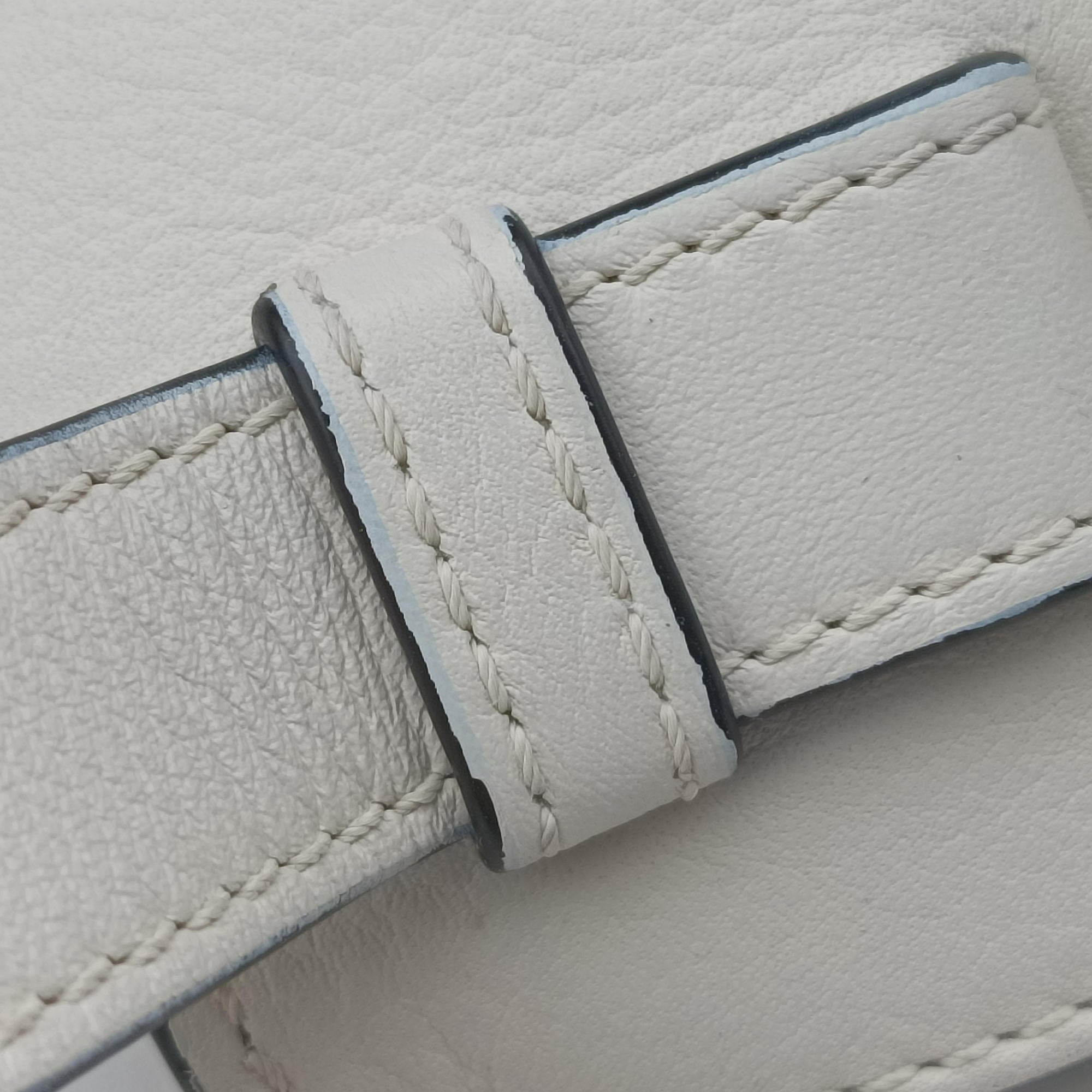 Pre-owned Loewe Hammock White Leather  shoulderbag | stylenewstar