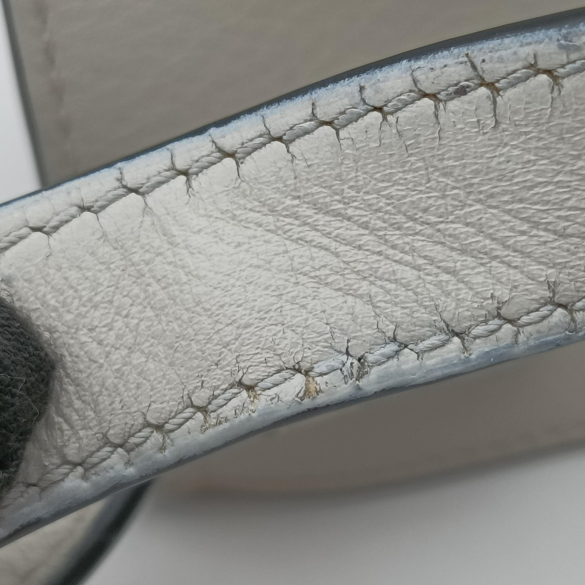 Pre-owned Loewe Hammock White Leather  shoulderbag | stylenewstar