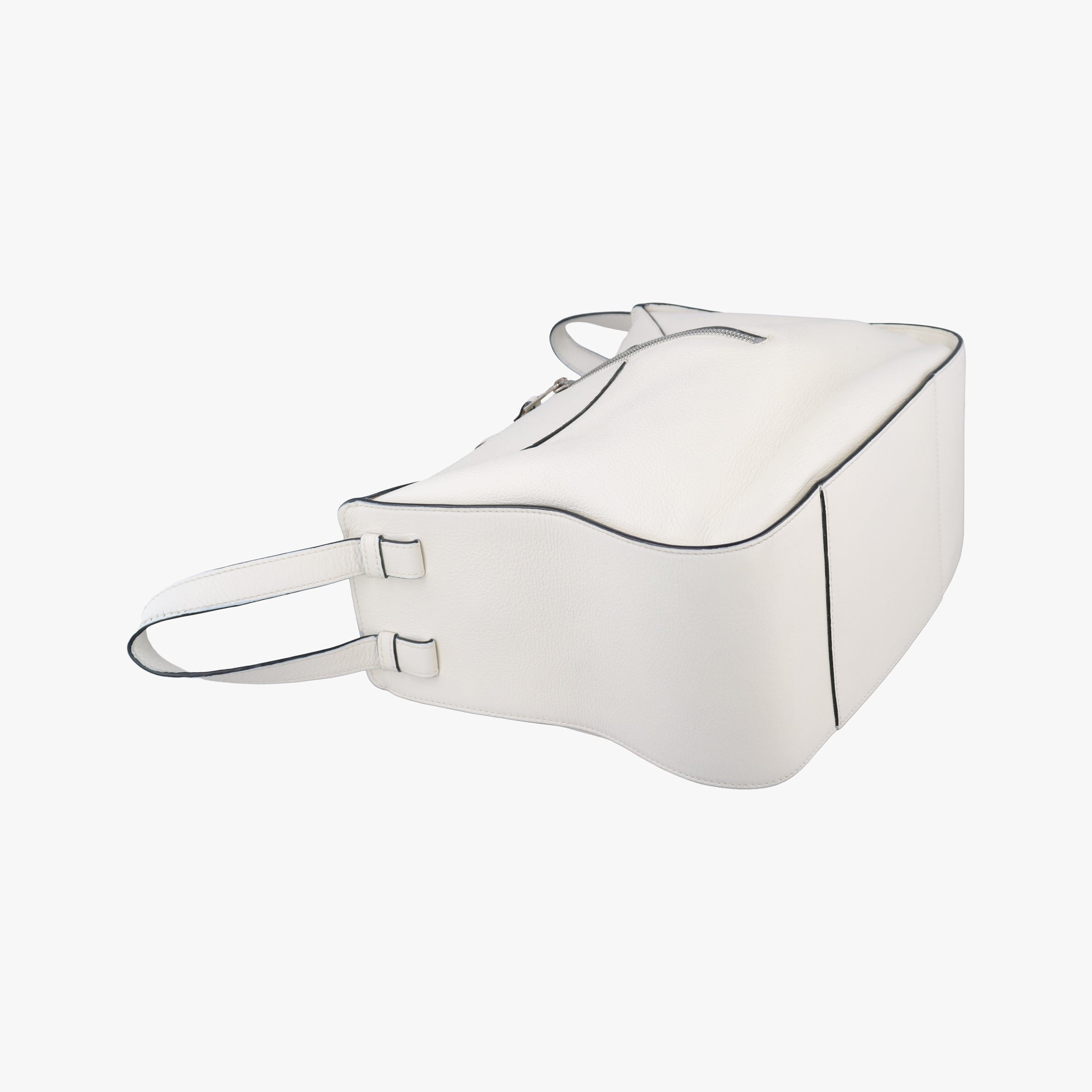 Pre-owned Loewe Hammock White Leather  shoulderbag | stylenewstar
