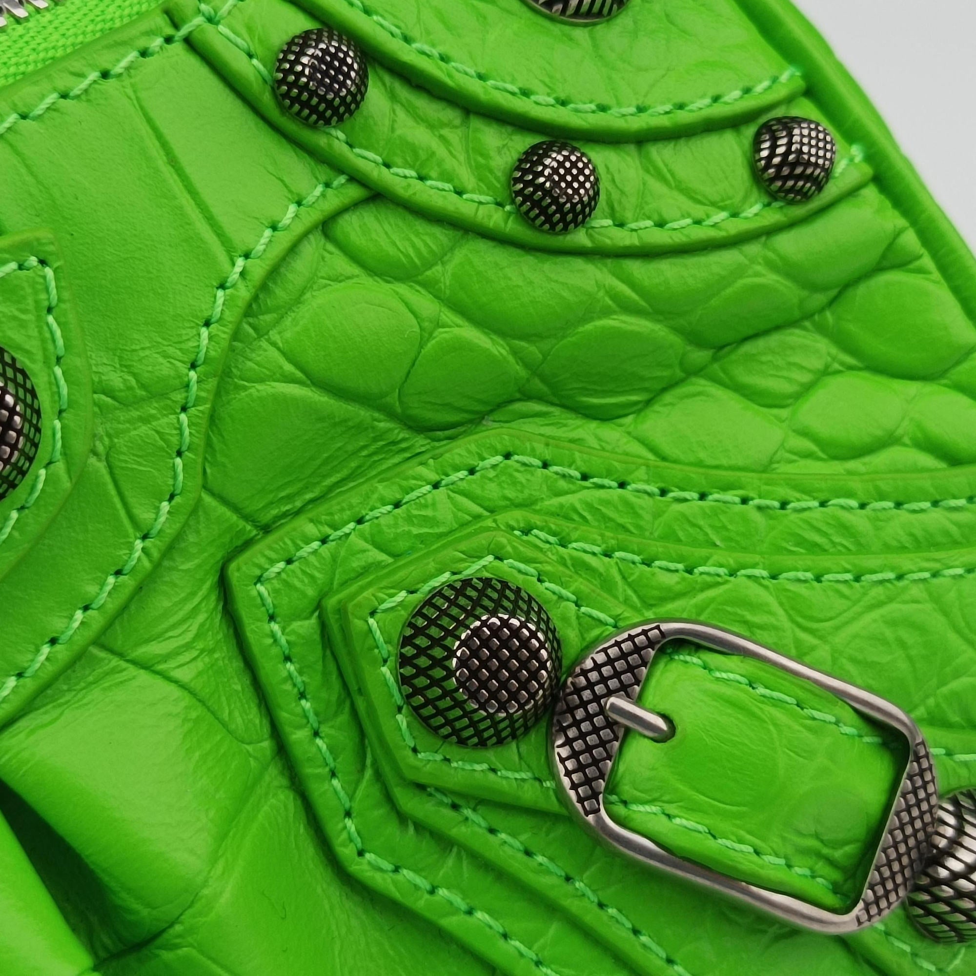 Vintage Balenciaga Le Cagole Green lambskin  shoulderbag | stylenewstar