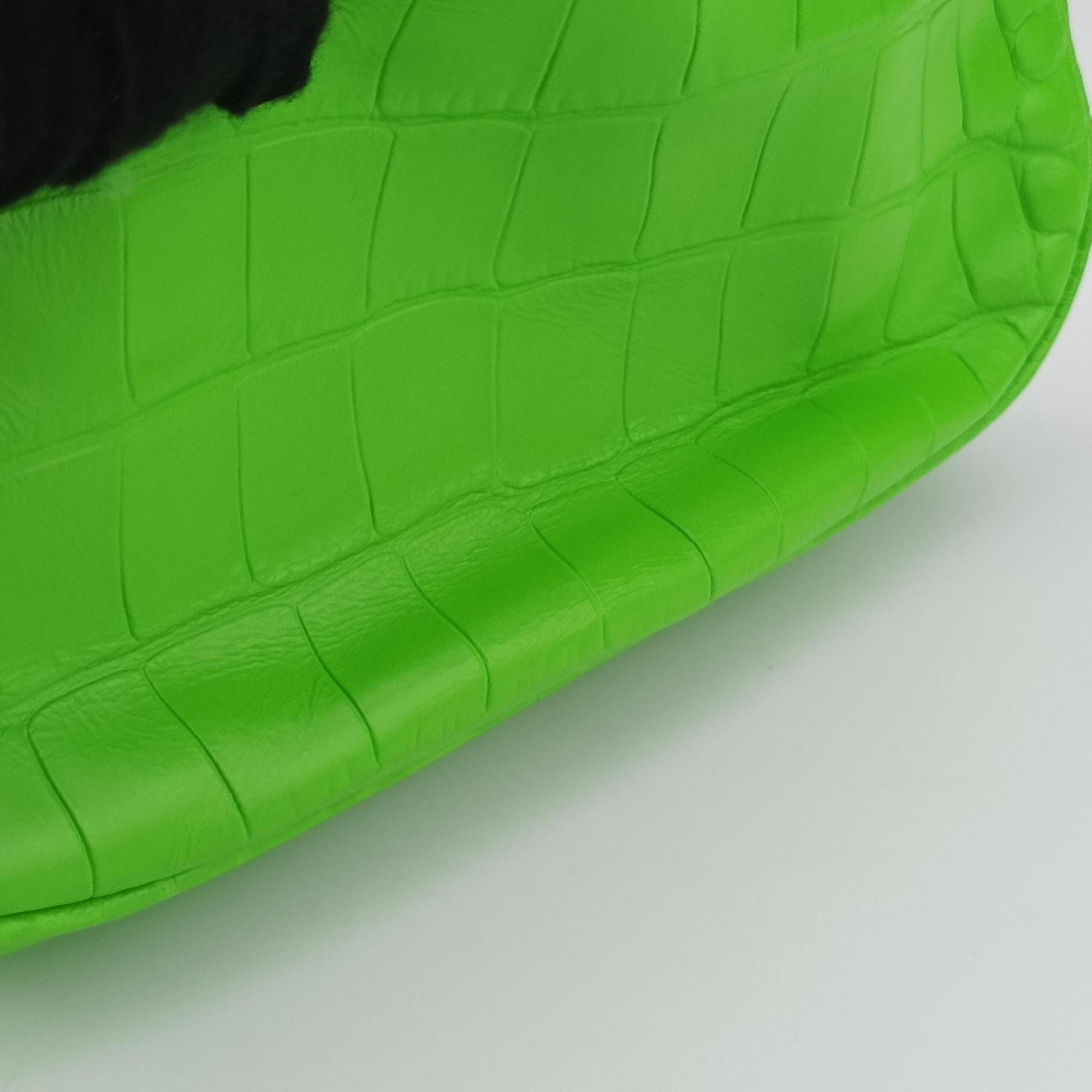 Vintage Balenciaga Le Cagole Green lambskin  shoulderbag | stylenewstar