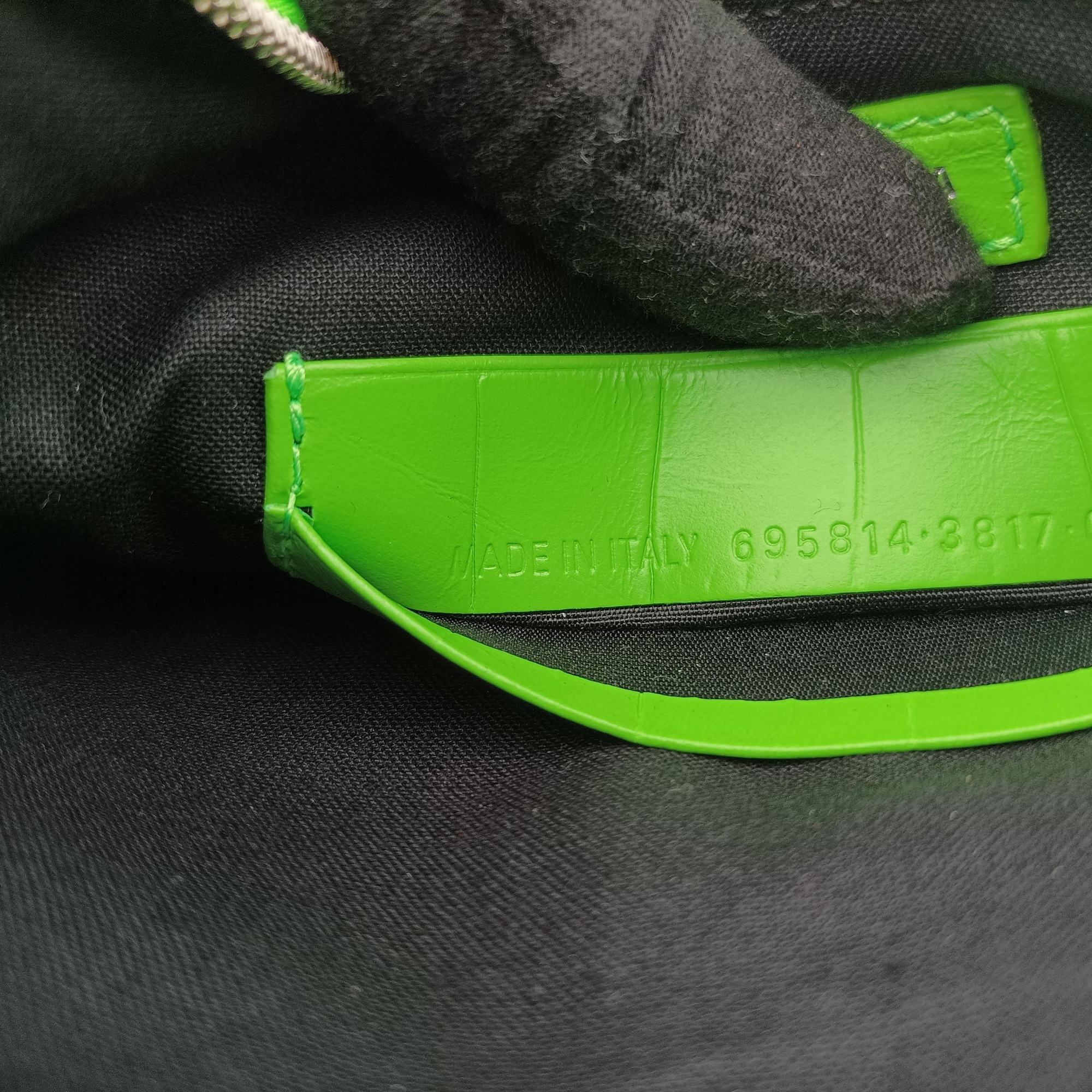 Pre-owned Balenciaga Le Cagole Green lambskin  shoulderbag | stylenewstar