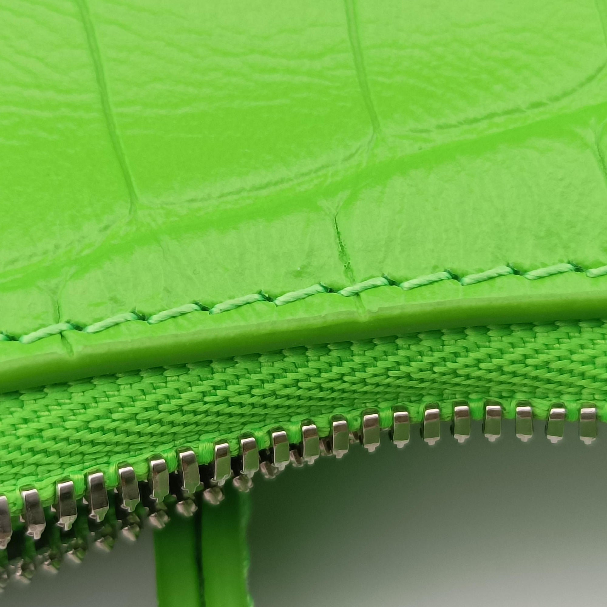 Pre-owned Balenciaga Le Cagole Green lambskin  shoulderbag | stylenewstar