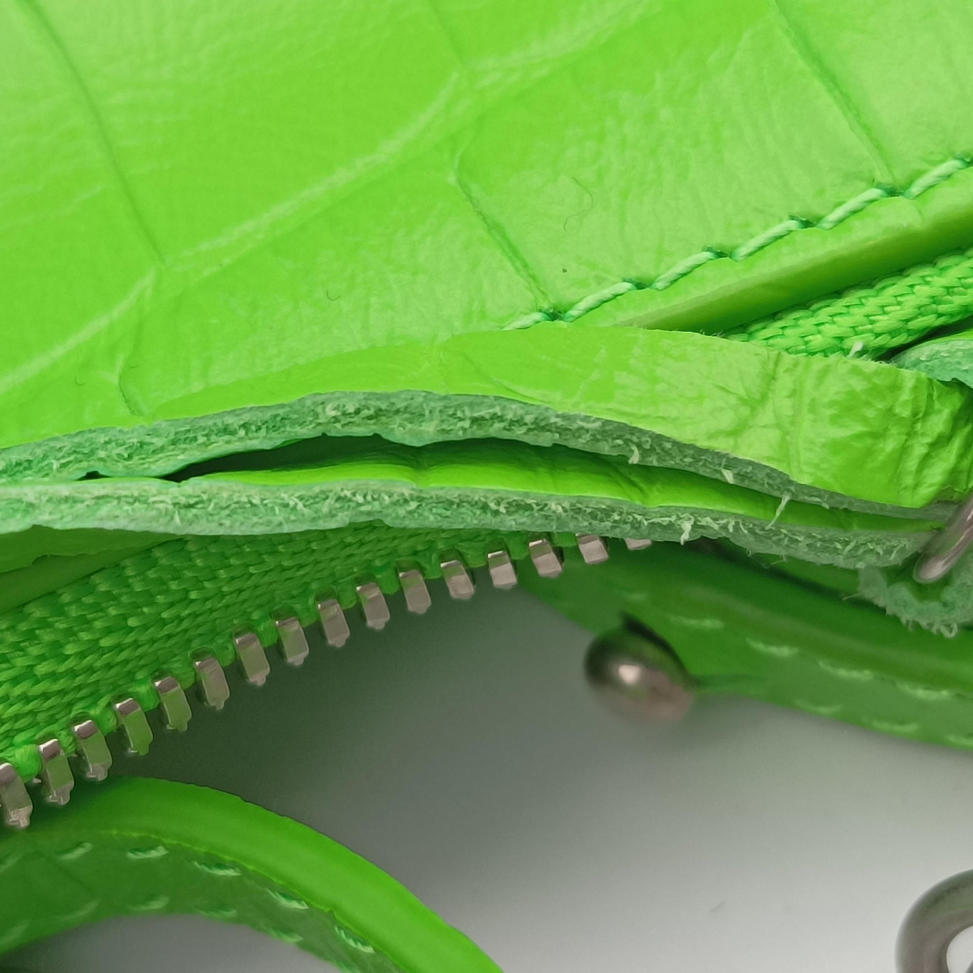 Pre-owned Balenciaga Le Cagole Green lambskin  shoulderbag | stylenewstar
