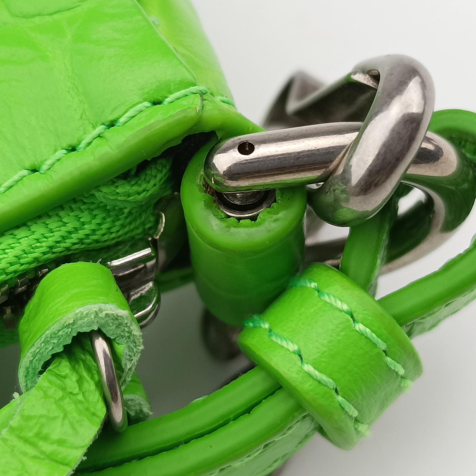 Pre-owned Balenciaga Le Cagole Green lambskin  shoulderbag | stylenewstar