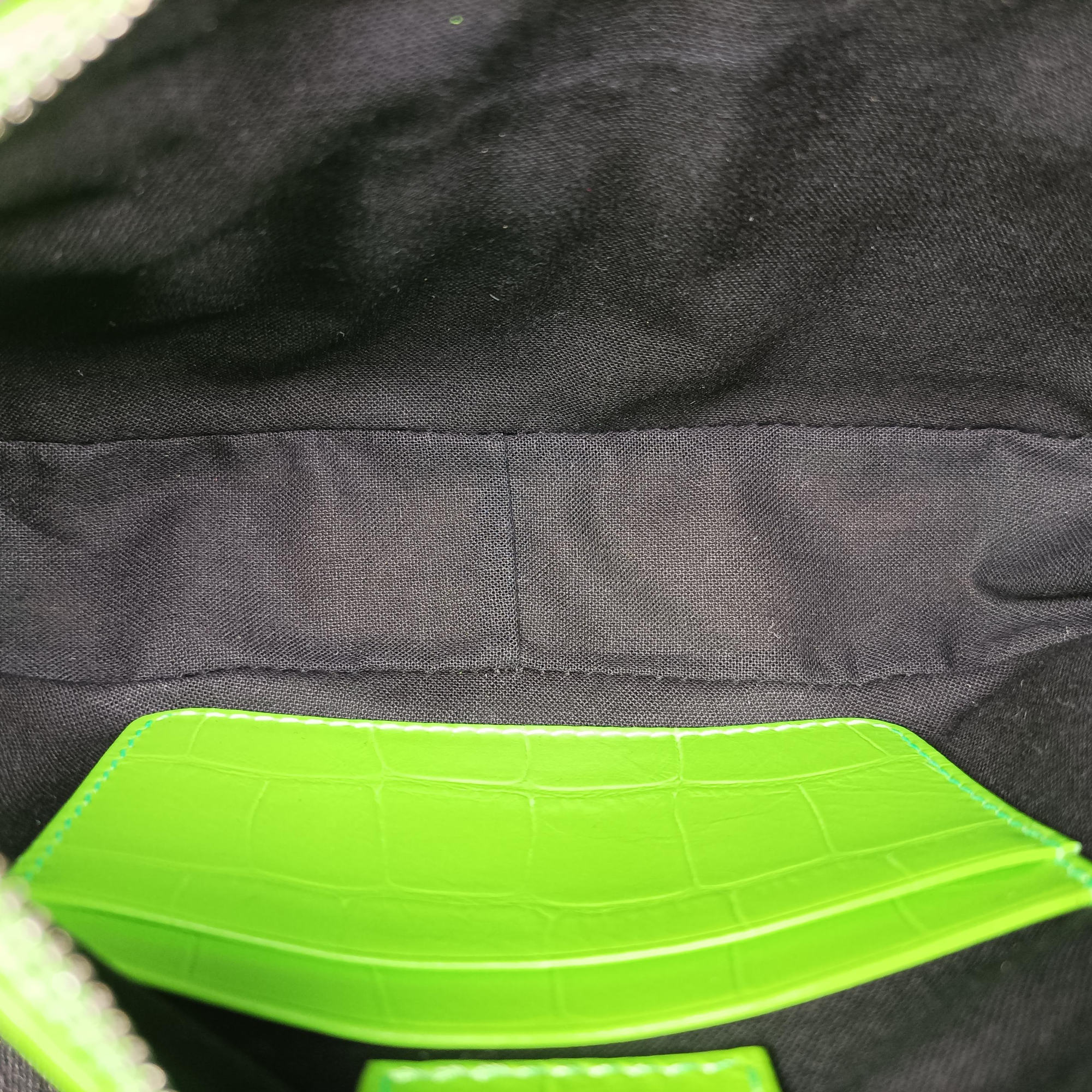Pre-owned Balenciaga Le Cagole Green lambskin  shoulderbag | stylenewstar