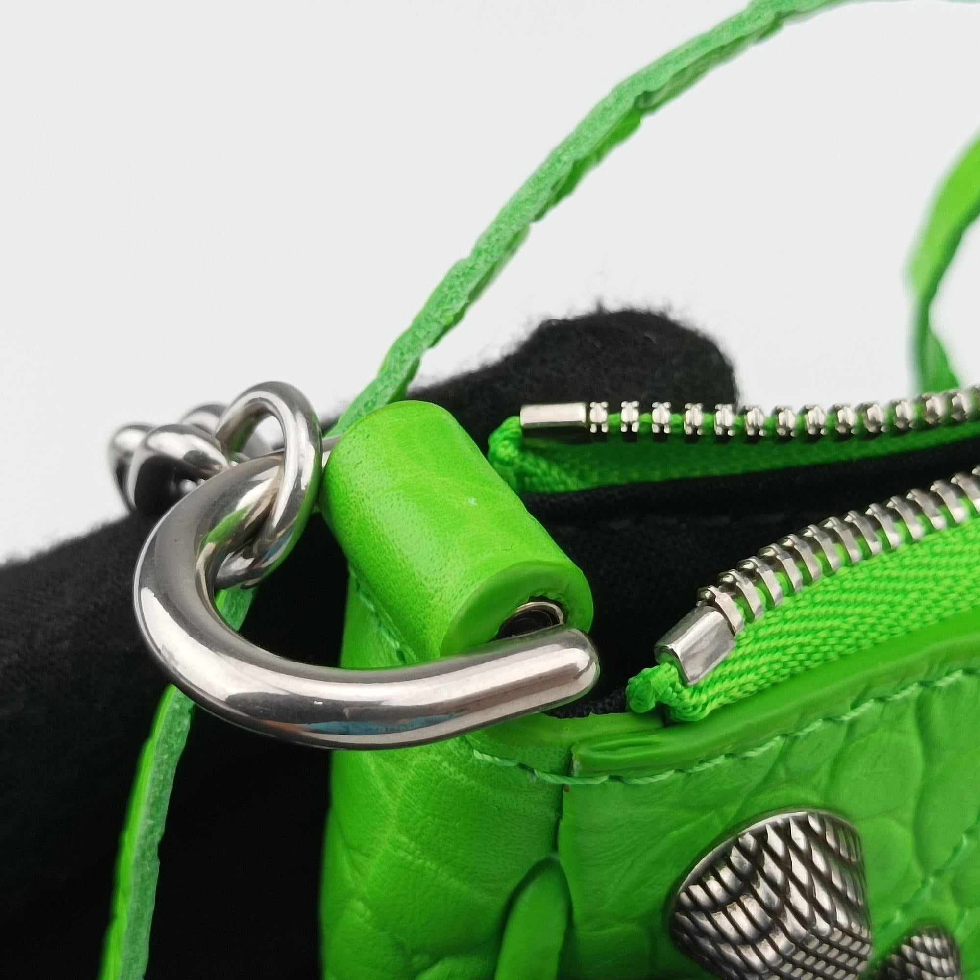Pre-owned Balenciaga Le Cagole Green lambskin  shoulderbag | stylenewstar