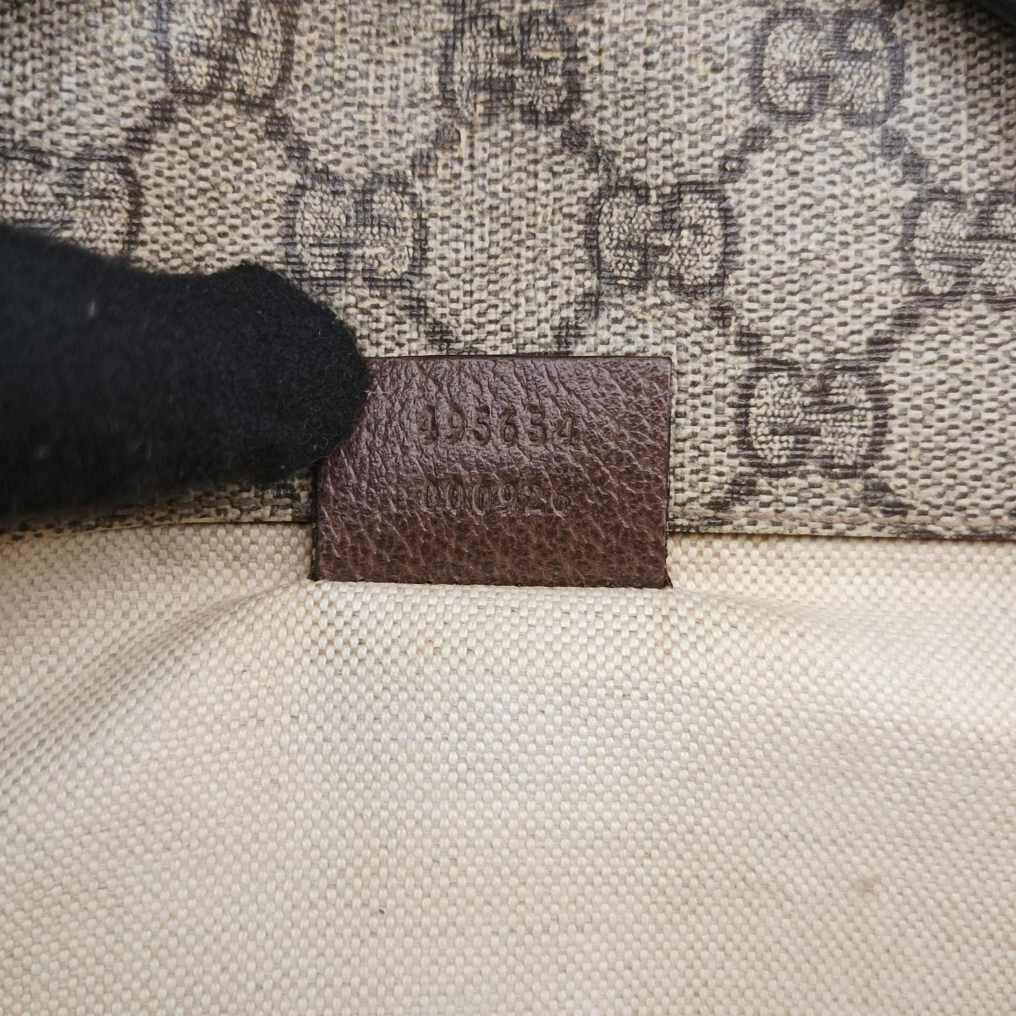 Pre-owned Gucci NEO VINTAGE GG Supreme Beige×red×green PVC coated canvas 495654 bum bag/waist bag | stylenewstar