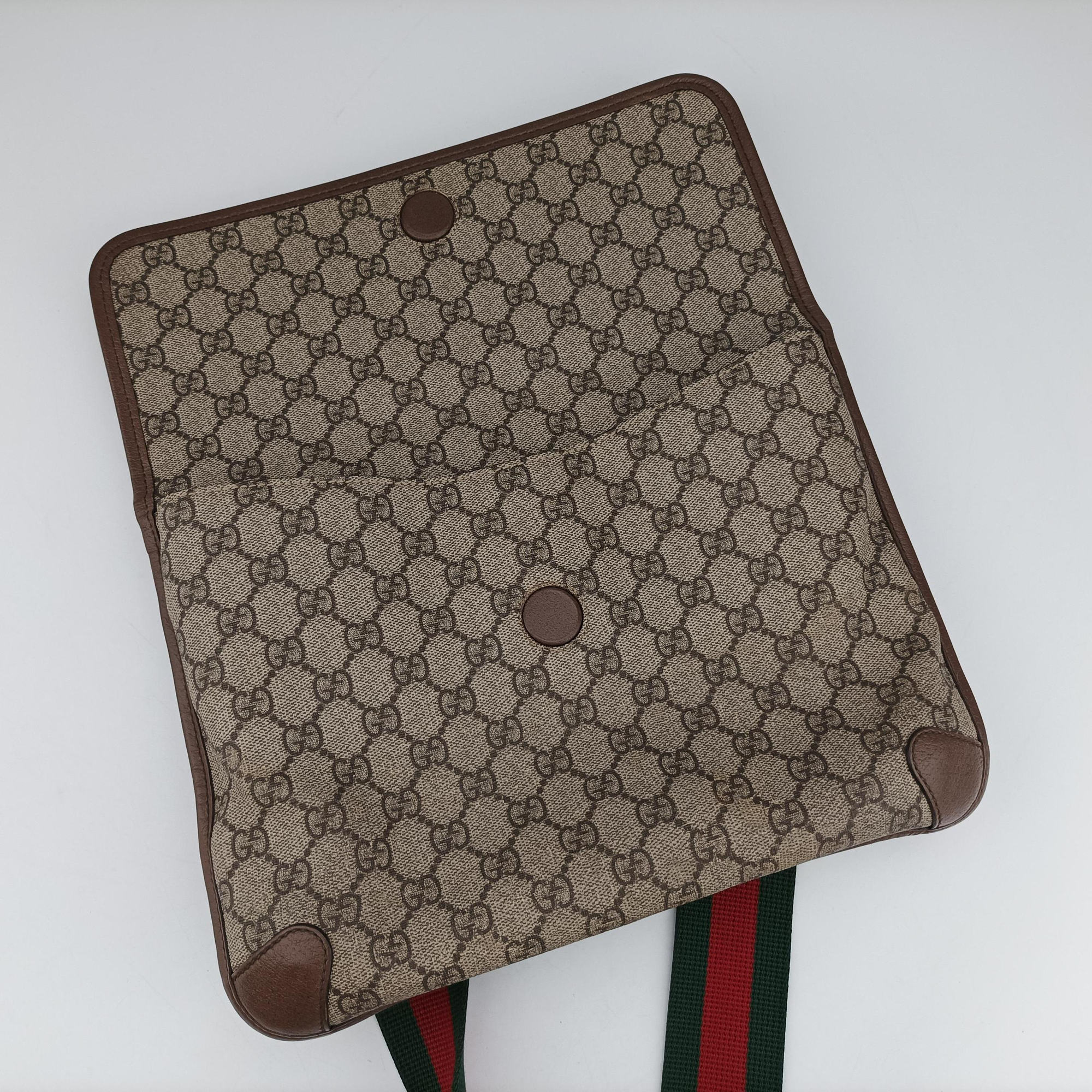Pre-owned Gucci NEO VINTAGE GG Supreme Beige×red×green PVC coated canvas 495654 bum bag/waist bag | stylenewstar