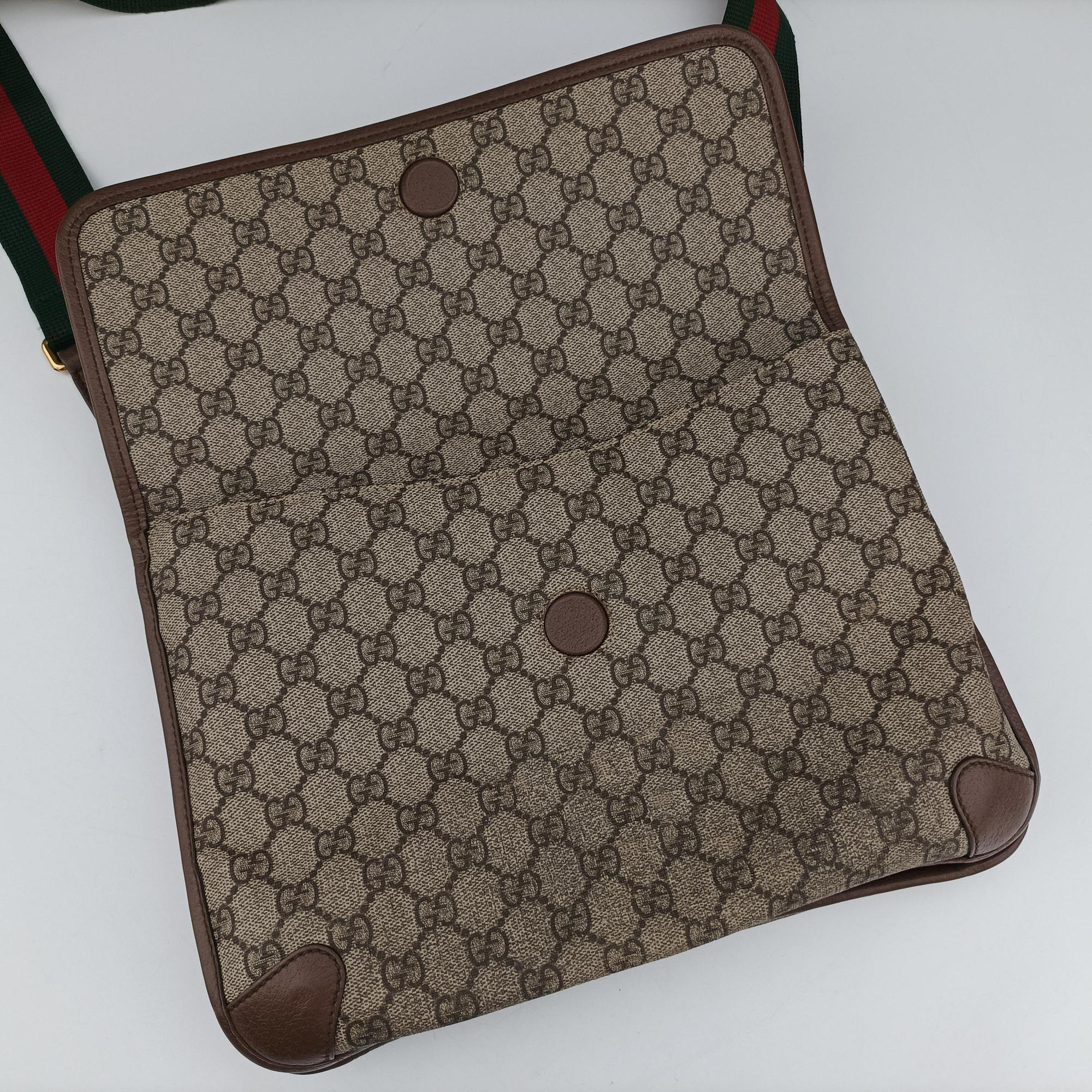 Pre-owned Gucci NEO VINTAGE GG Supreme Beige×red×green PVC coated canvas 495654 bum bag/waist bag | stylenewstar