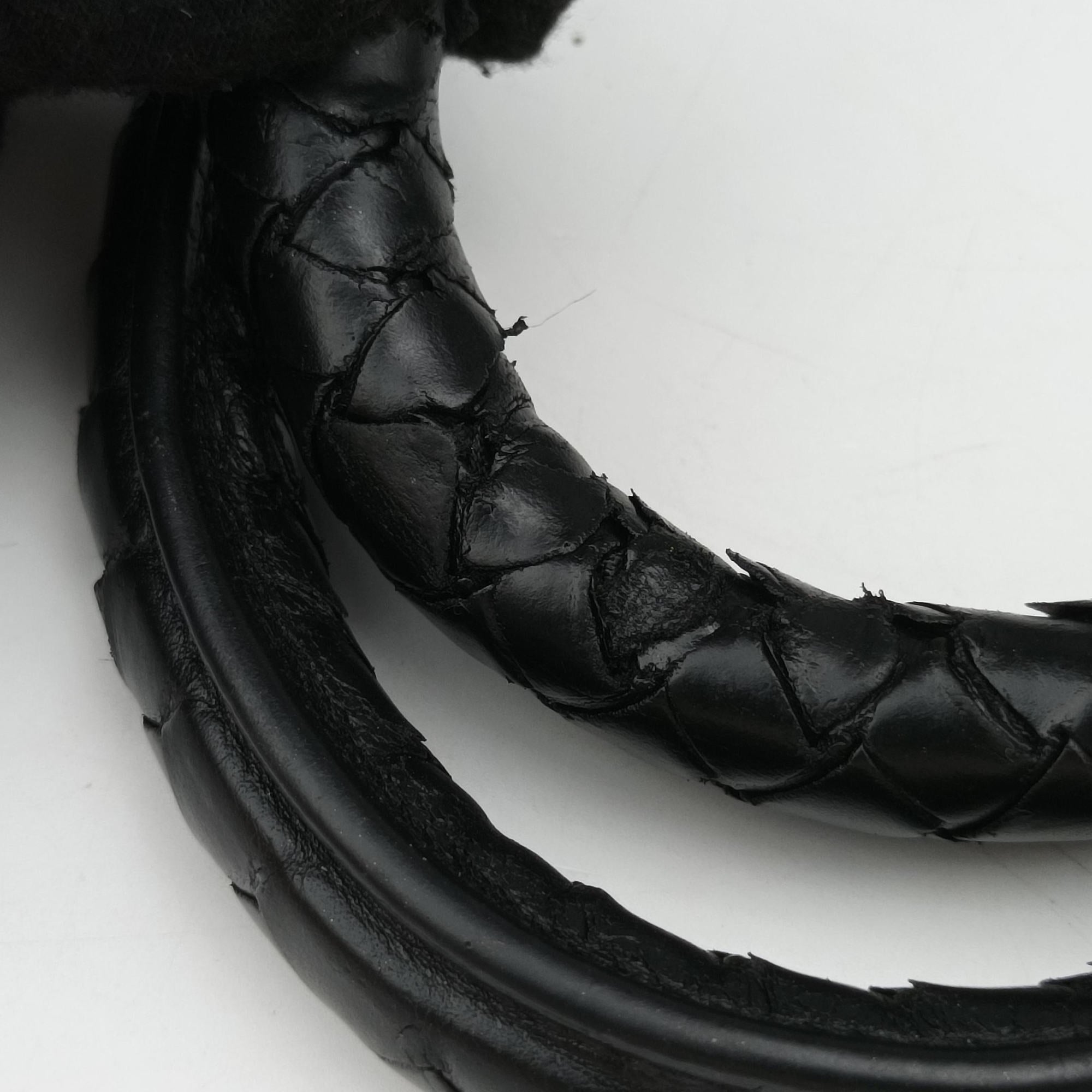Secondhand Bottega Veneta Intrecciato Black lambskin  handbag | stylenewstar