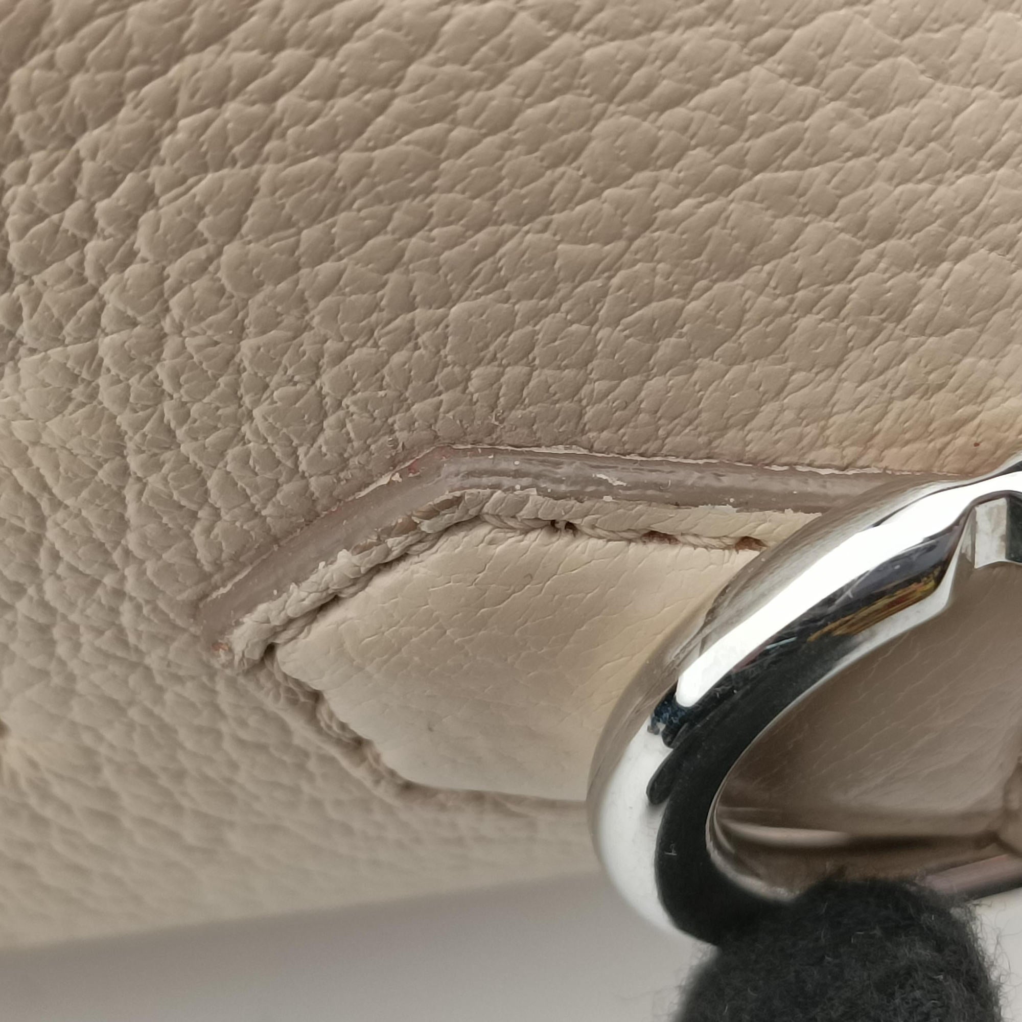 Pre-owned Givenchy Antigona Beige Leather  shoulderbag | stylenewstar