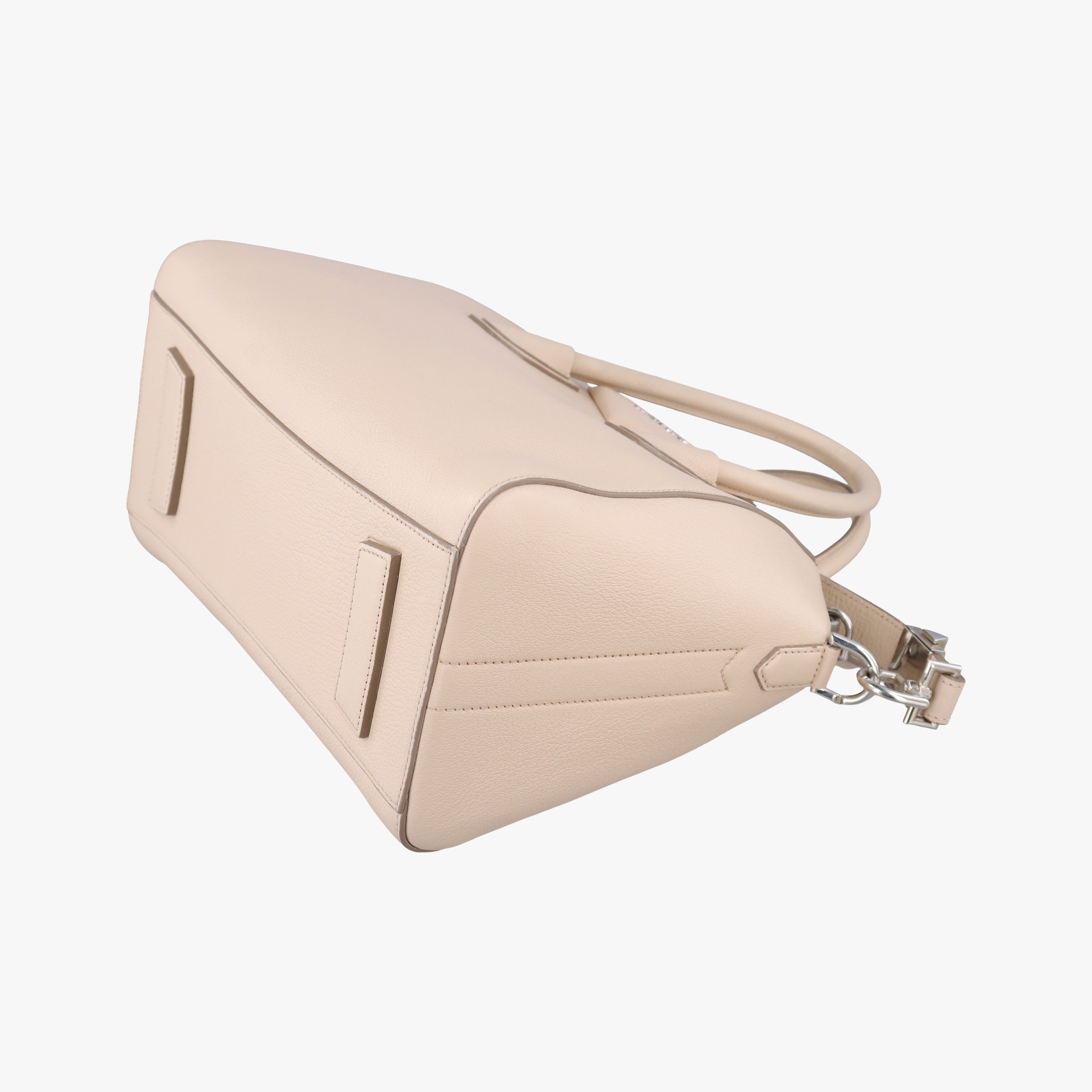Pre-owned Givenchy Antigona Beige Leather  shoulderbag | stylenewstar