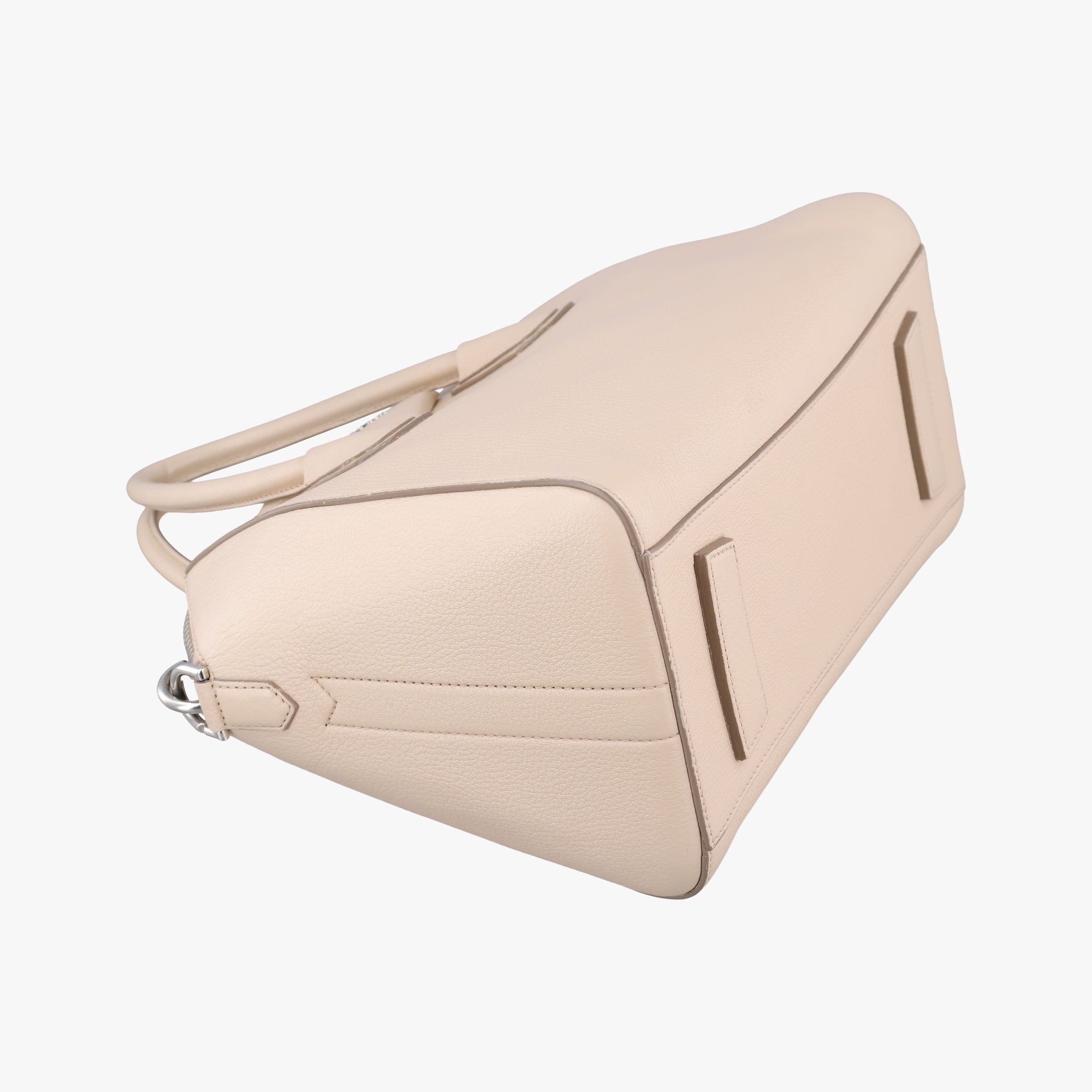 Pre-owned Givenchy Antigona Beige Leather  shoulderbag | stylenewstar