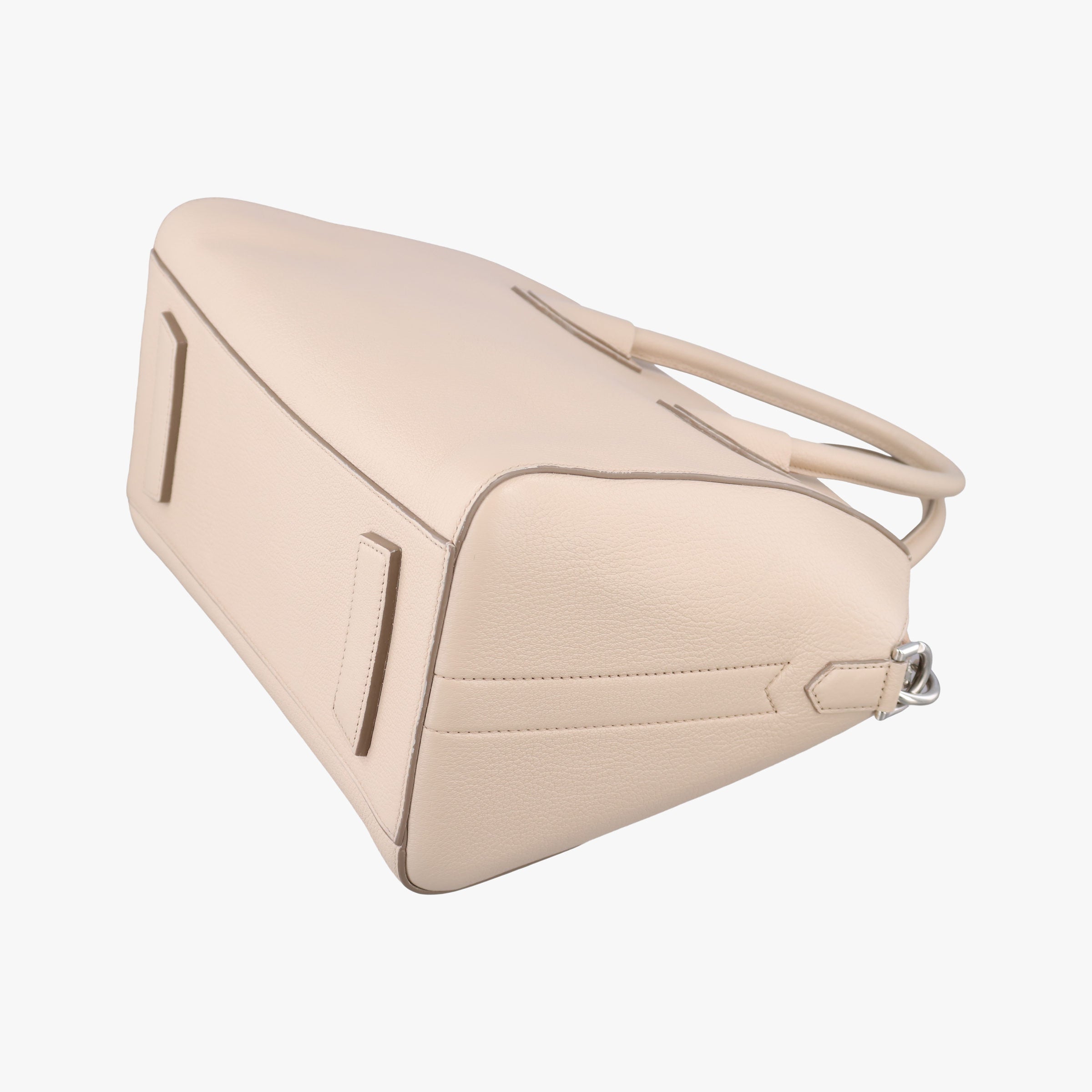 Pre-owned Givenchy Antigona Beige Leather  shoulderbag | stylenewstar