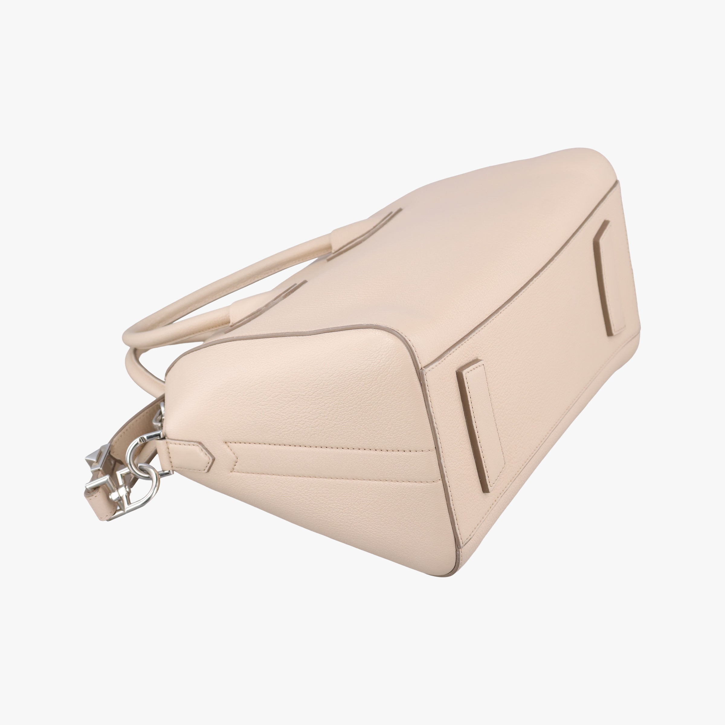 Pre-owned Givenchy Antigona Beige Leather  shoulderbag | stylenewstar