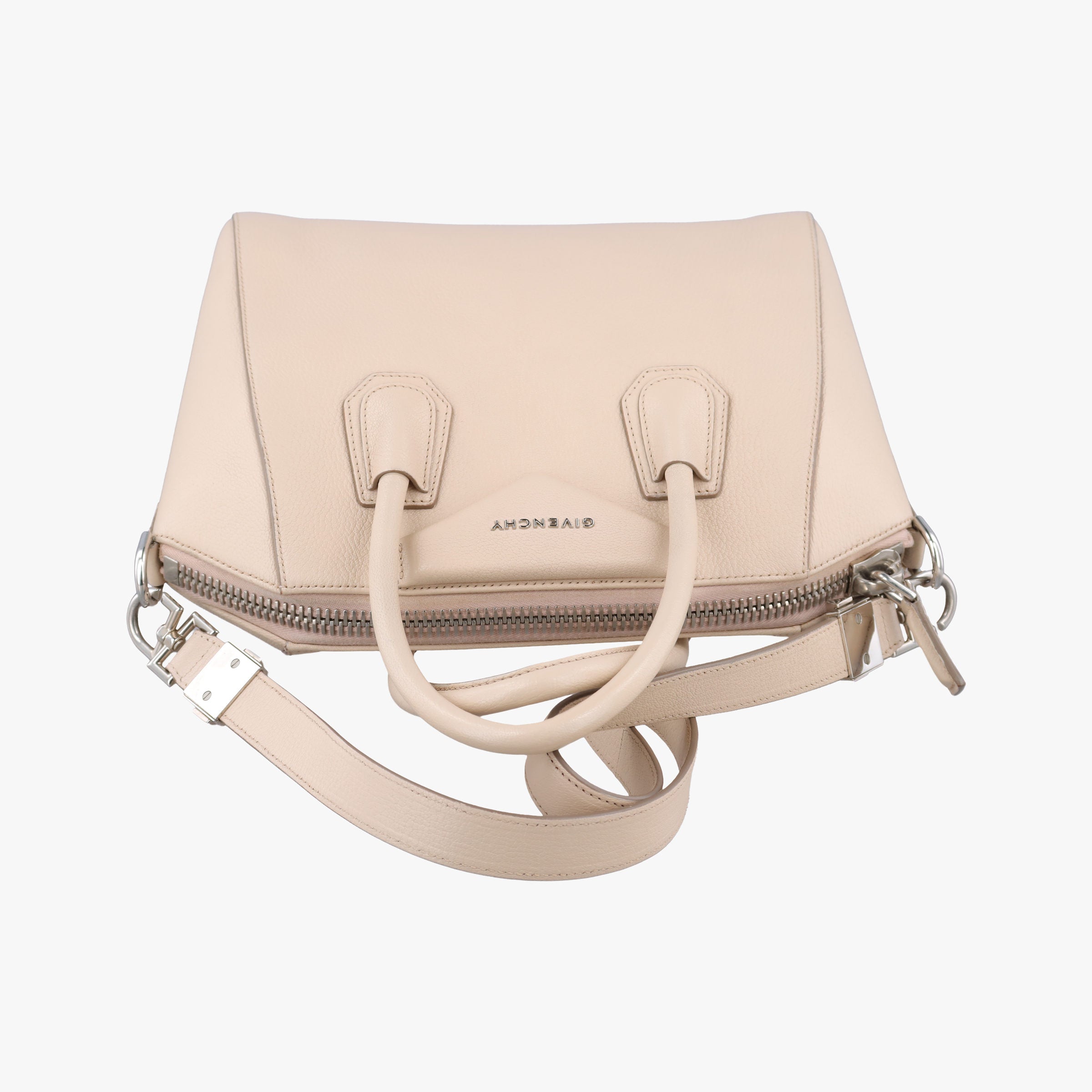 Pre-owned Givenchy Antigona Beige Leather  shoulderbag | stylenewstar