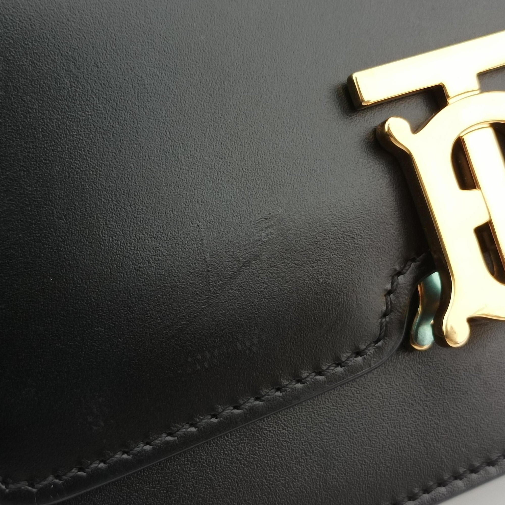 Pre-owned Burberry TB logo Black Leather  bum bag/waist bag | stylenewstar