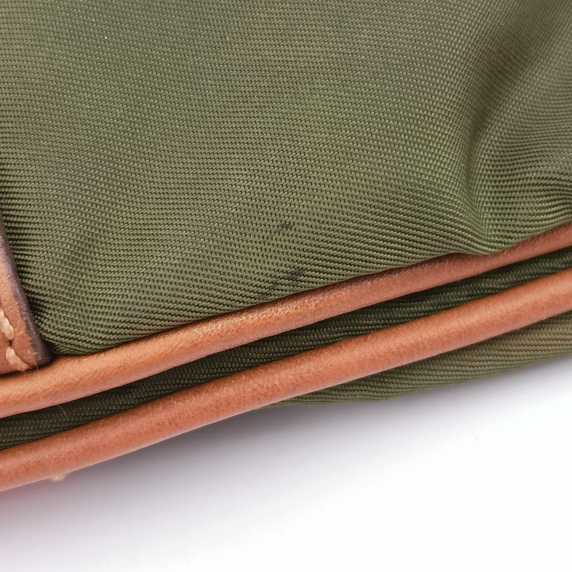 Pre-owned Prada triangle logo Green x brown Nylon x leather  shoulderbag | stylenewstar