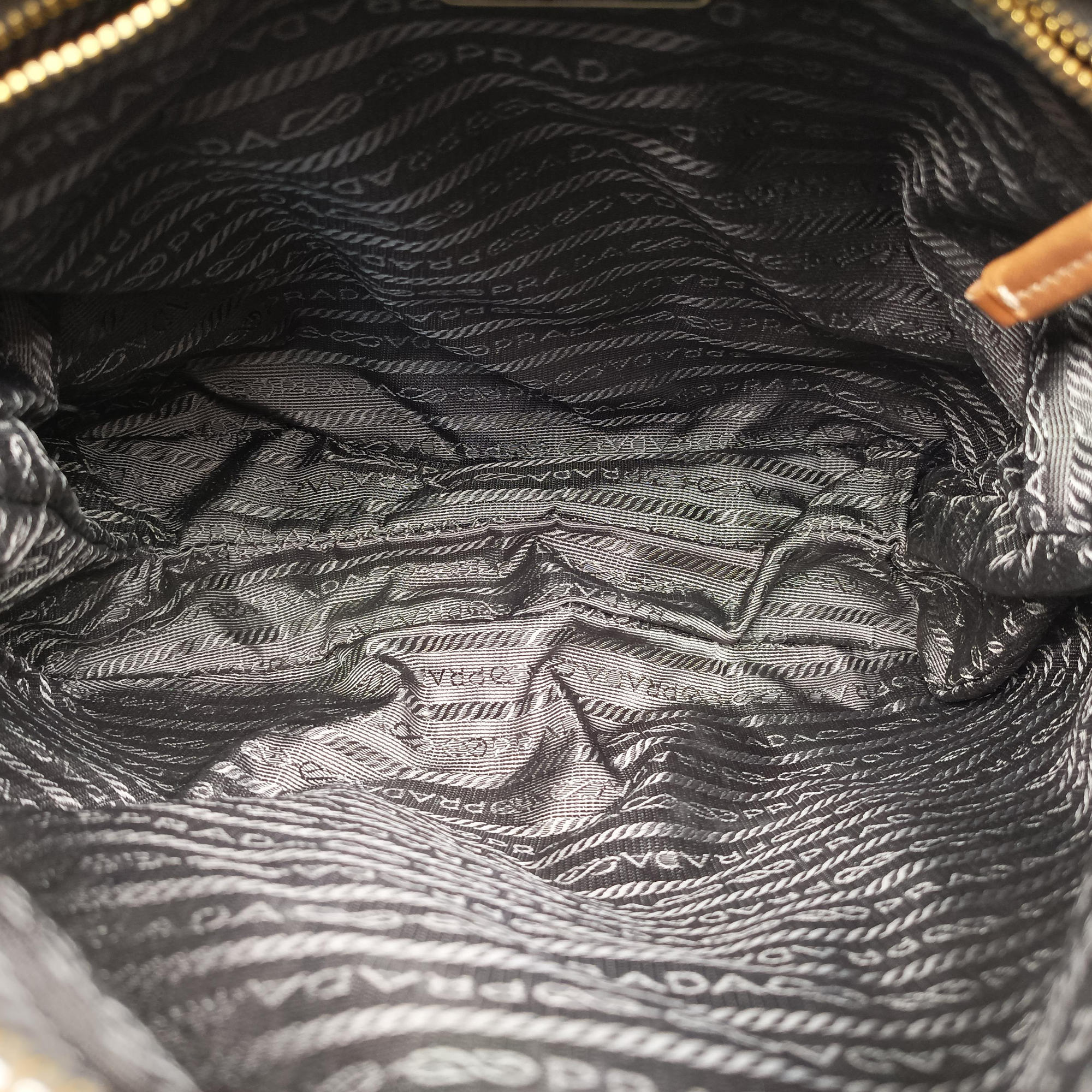 Pre-owned Prada triangle logo Green x brown Nylon x leather  shoulderbag | stylenewstar