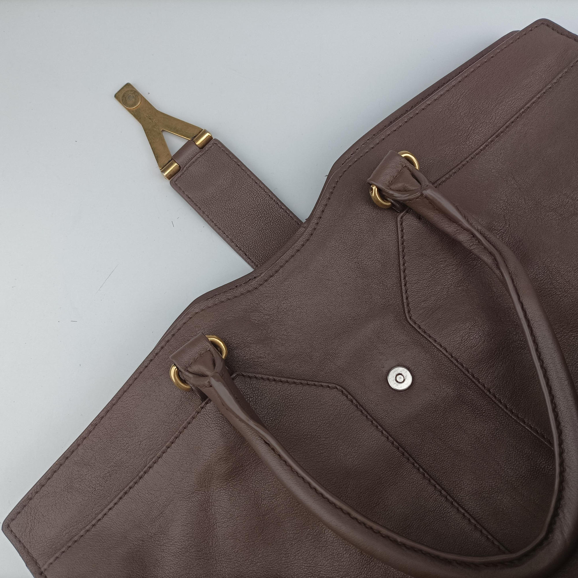 Pre-owned Yves Saint Laurent Y LIGNE Petit Cabas Brown Leather 275091 handbag | stylenewstar