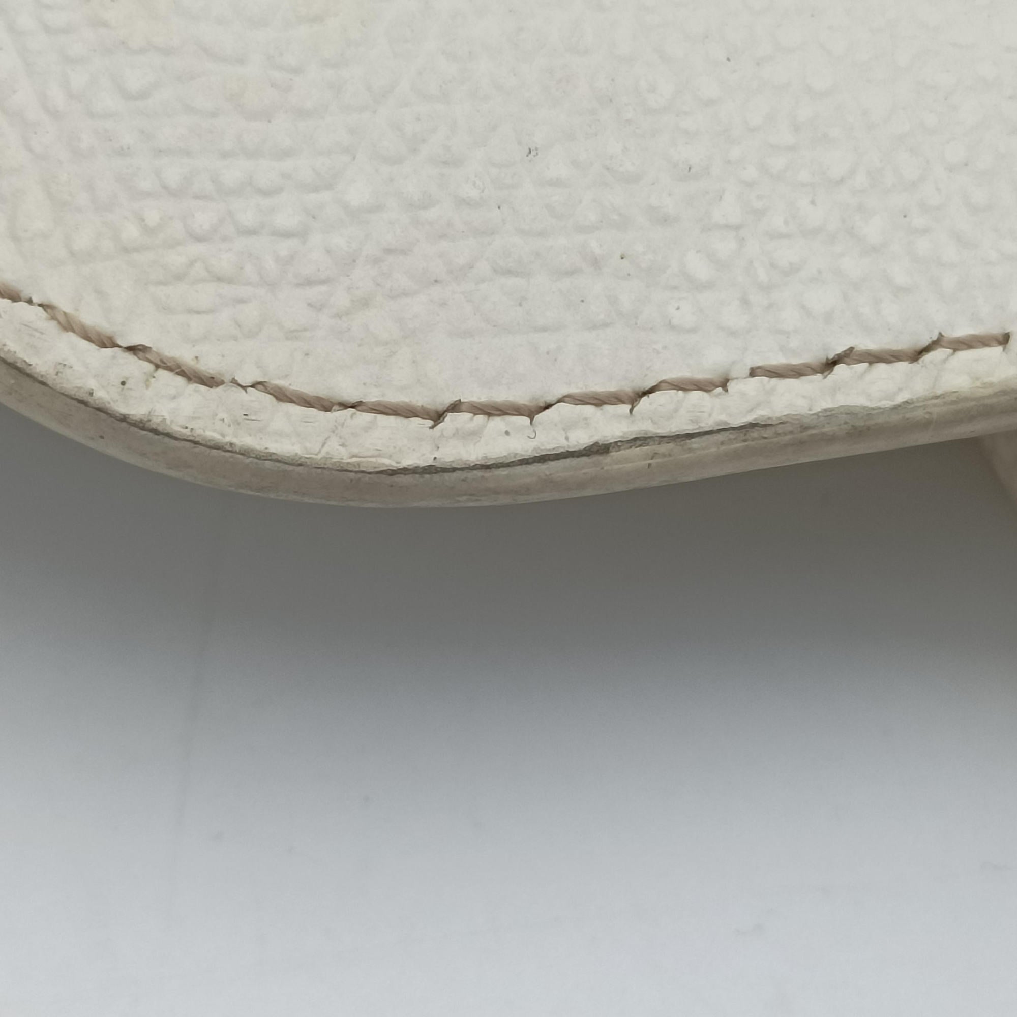 Secondhand Loewe Senda White Leather  handbag | stylenewstar