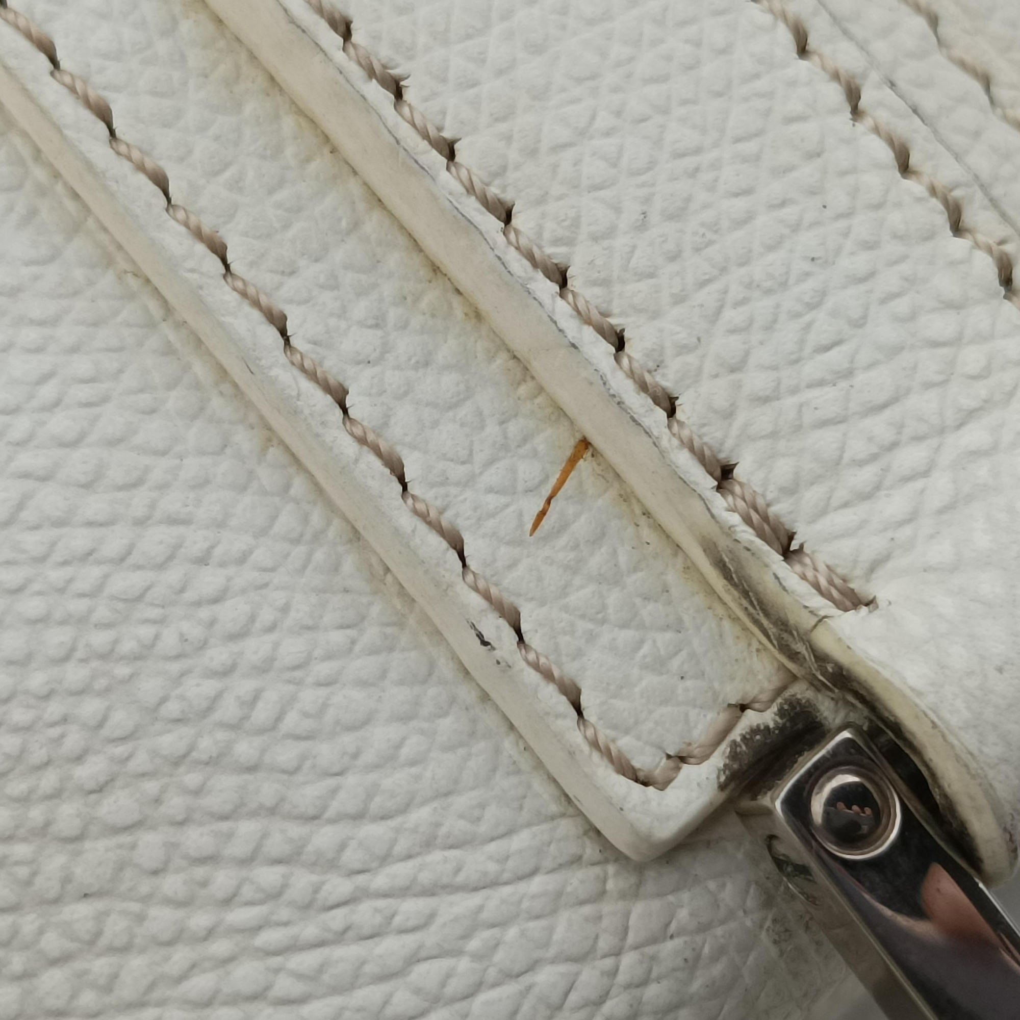 Secondhand Loewe Senda White Leather  handbag | stylenewstar