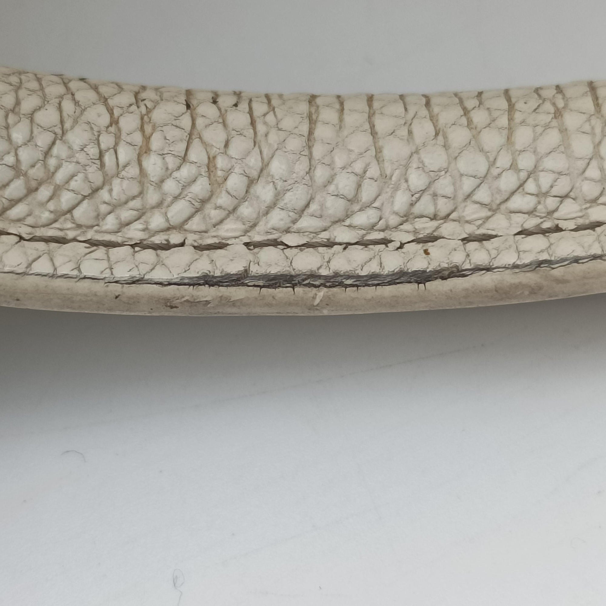 Secondhand Loewe Senda White Leather  handbag | stylenewstar
