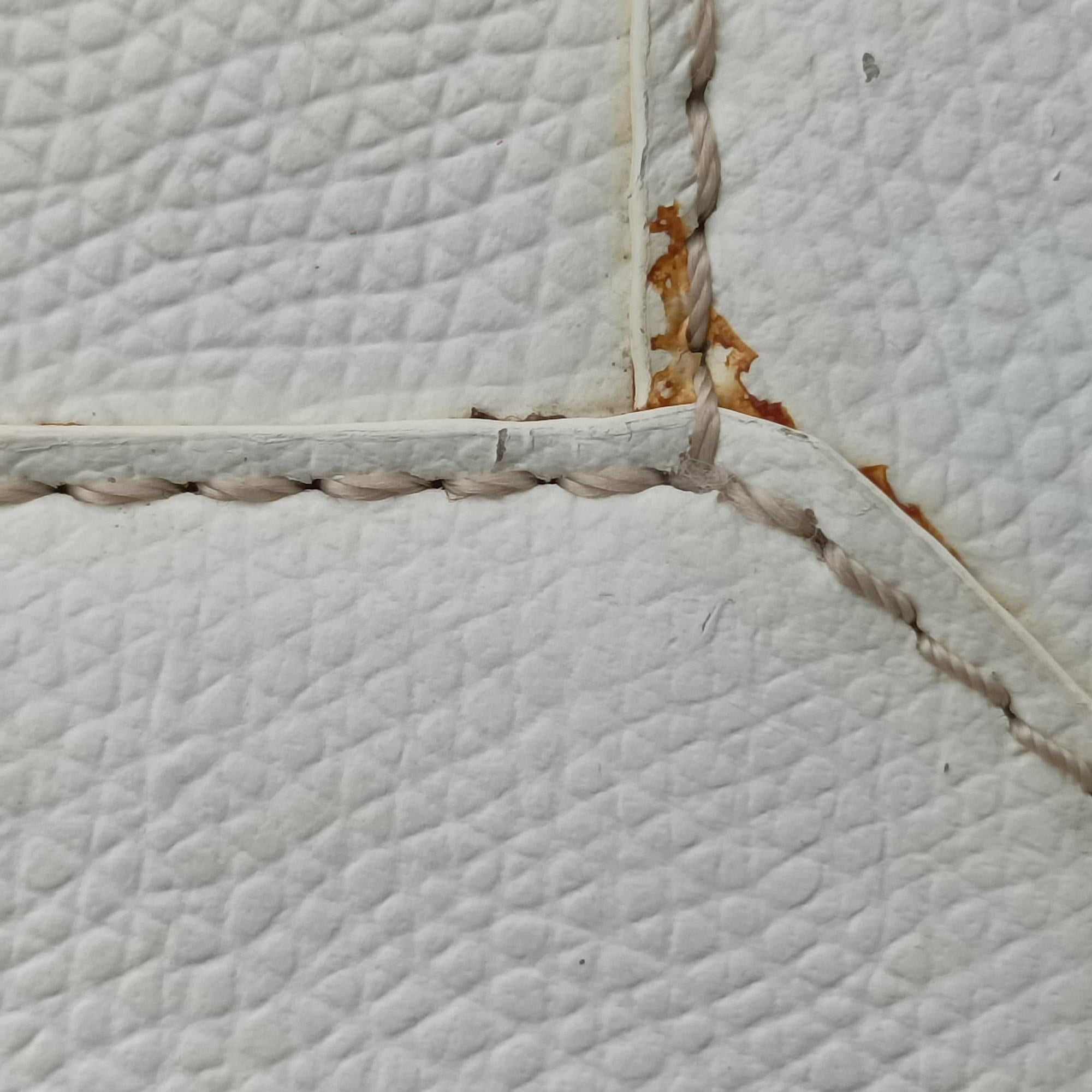 Secondhand Loewe Senda White Leather  handbag | stylenewstar
