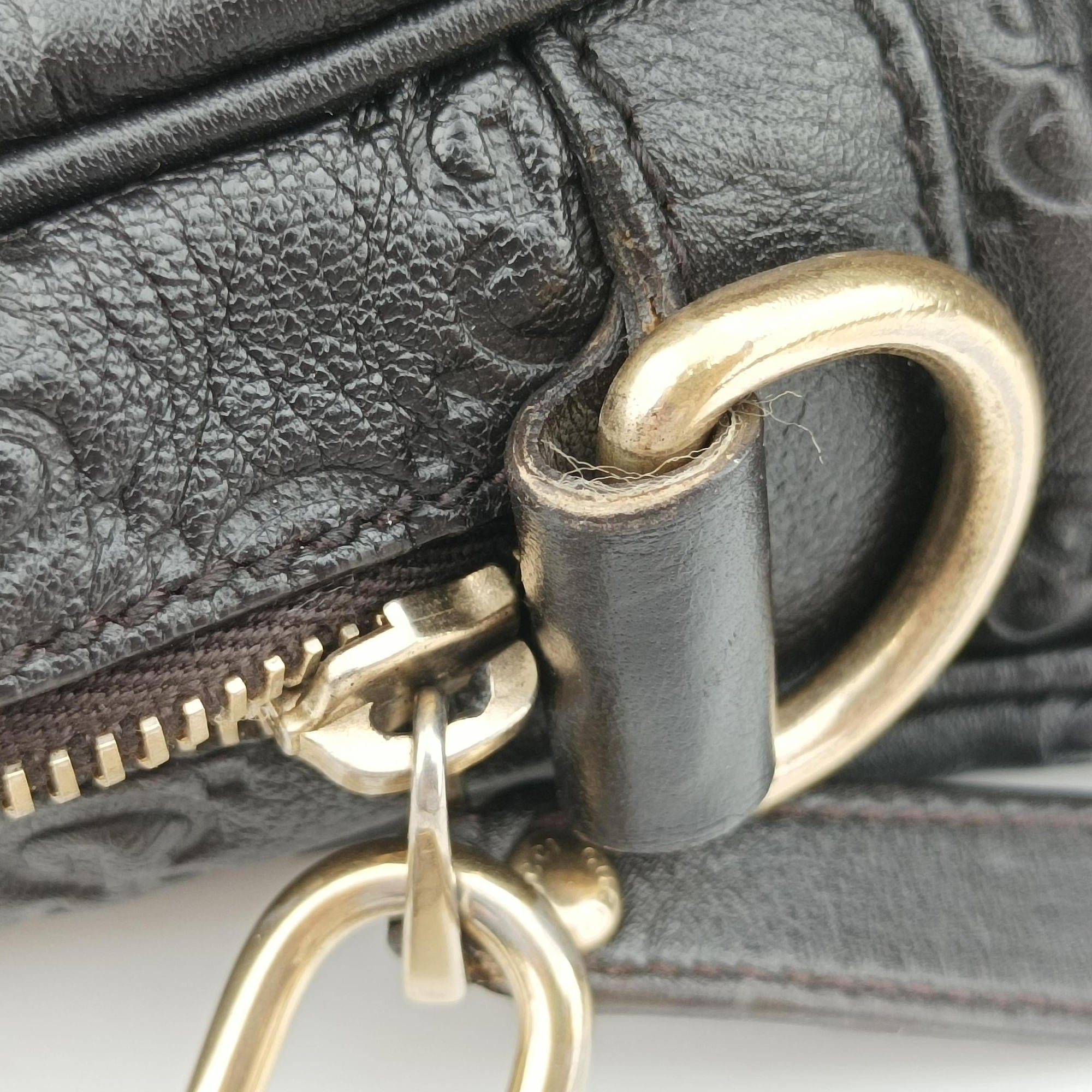 Pre-owned Gucci Guccissima Black Leather 208463 handbag | stylenewstar