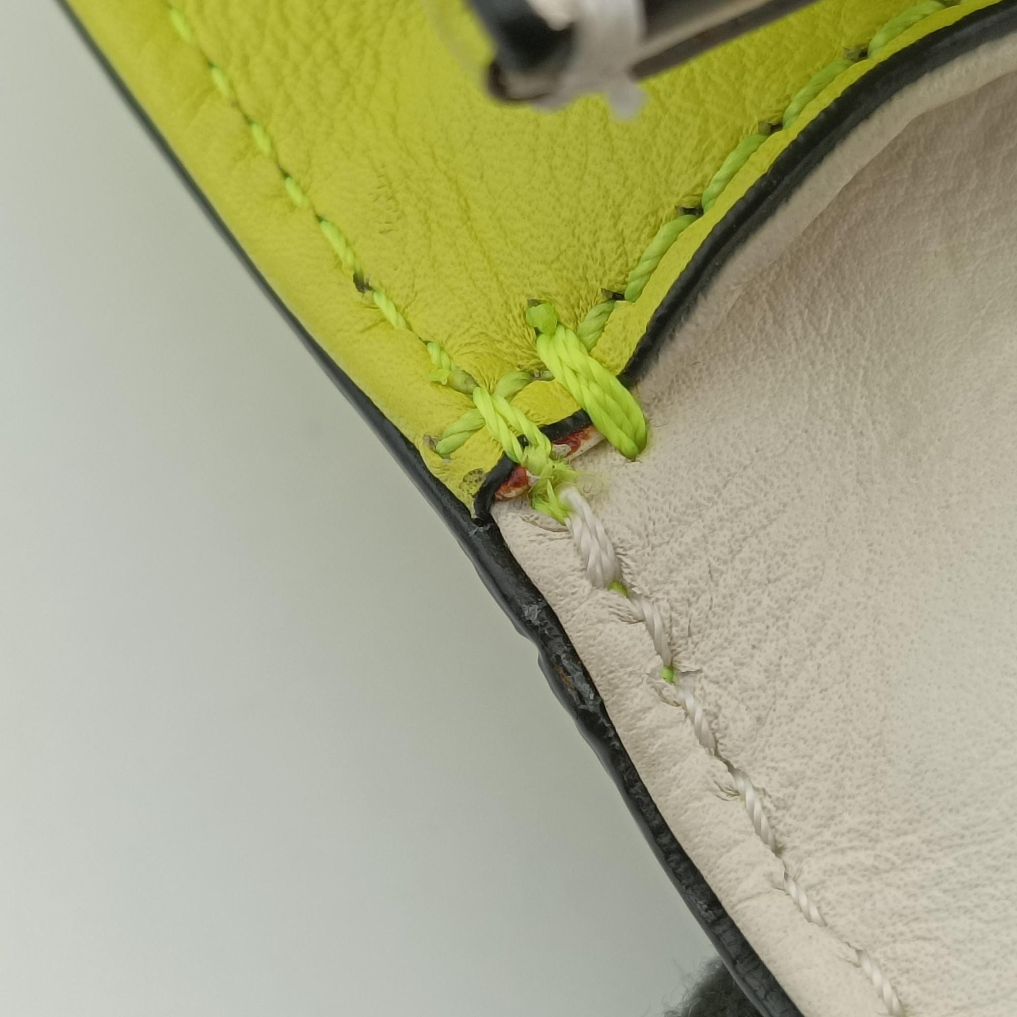 Secondhand Valentino Rockstud Glam Lock yellow×white Leather  shoulderbag | stylenewstar