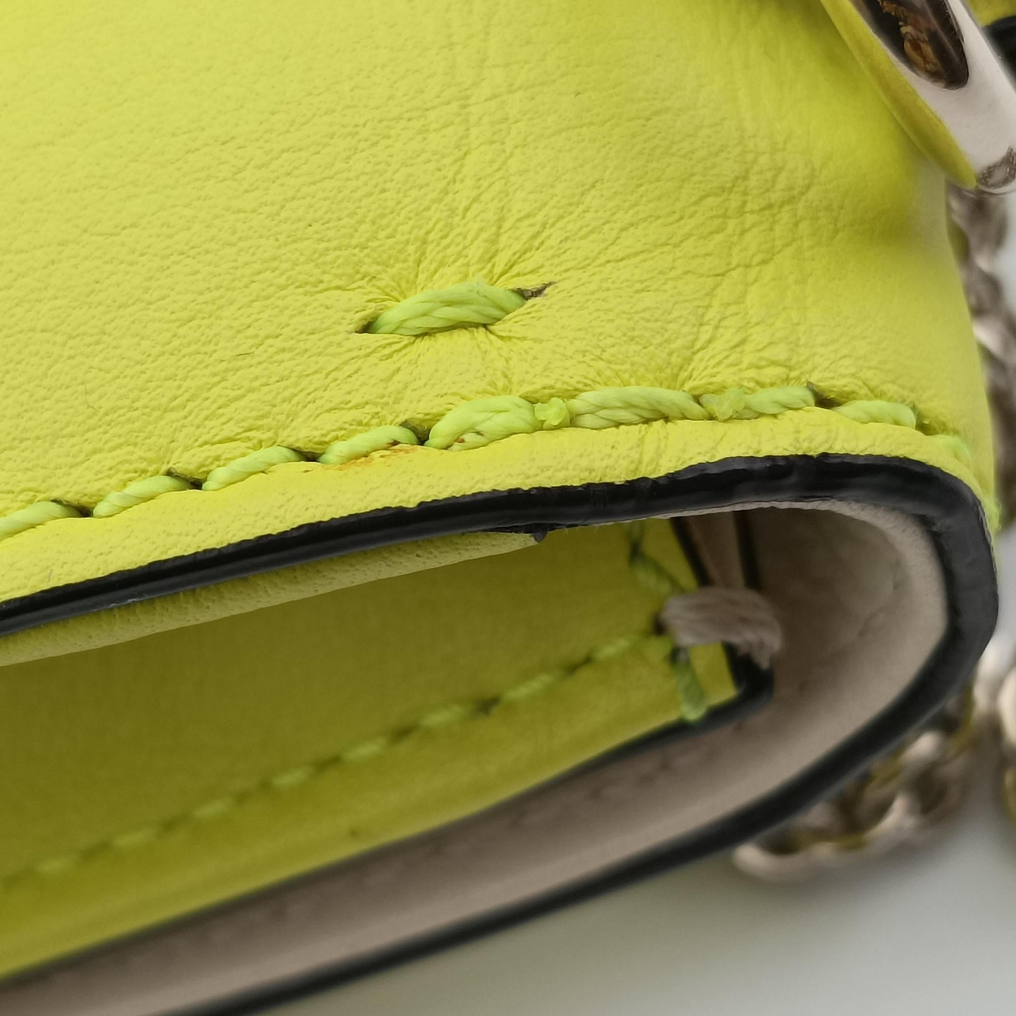 Secondhand Valentino Rockstud Glam Lock yellow×white Leather  shoulderbag | stylenewstar