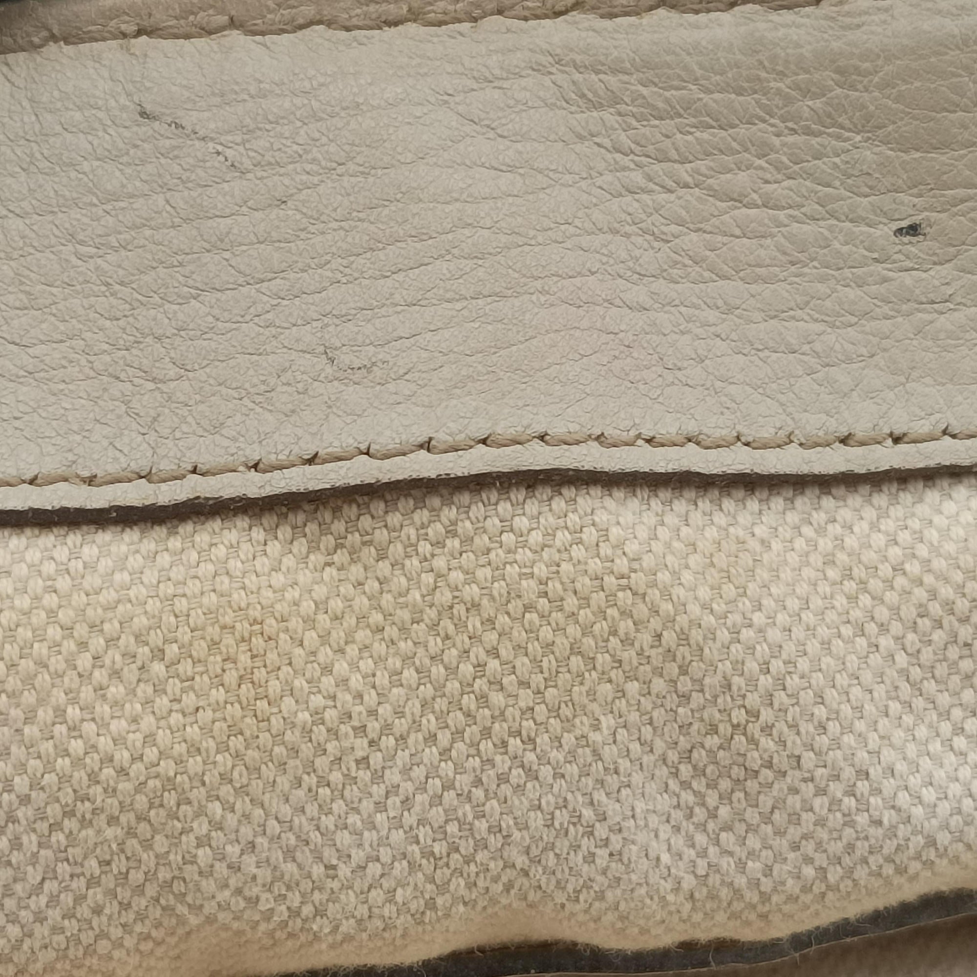 Pre-owned Gucci Lovely White Leather 257068 handbag | stylenewstar