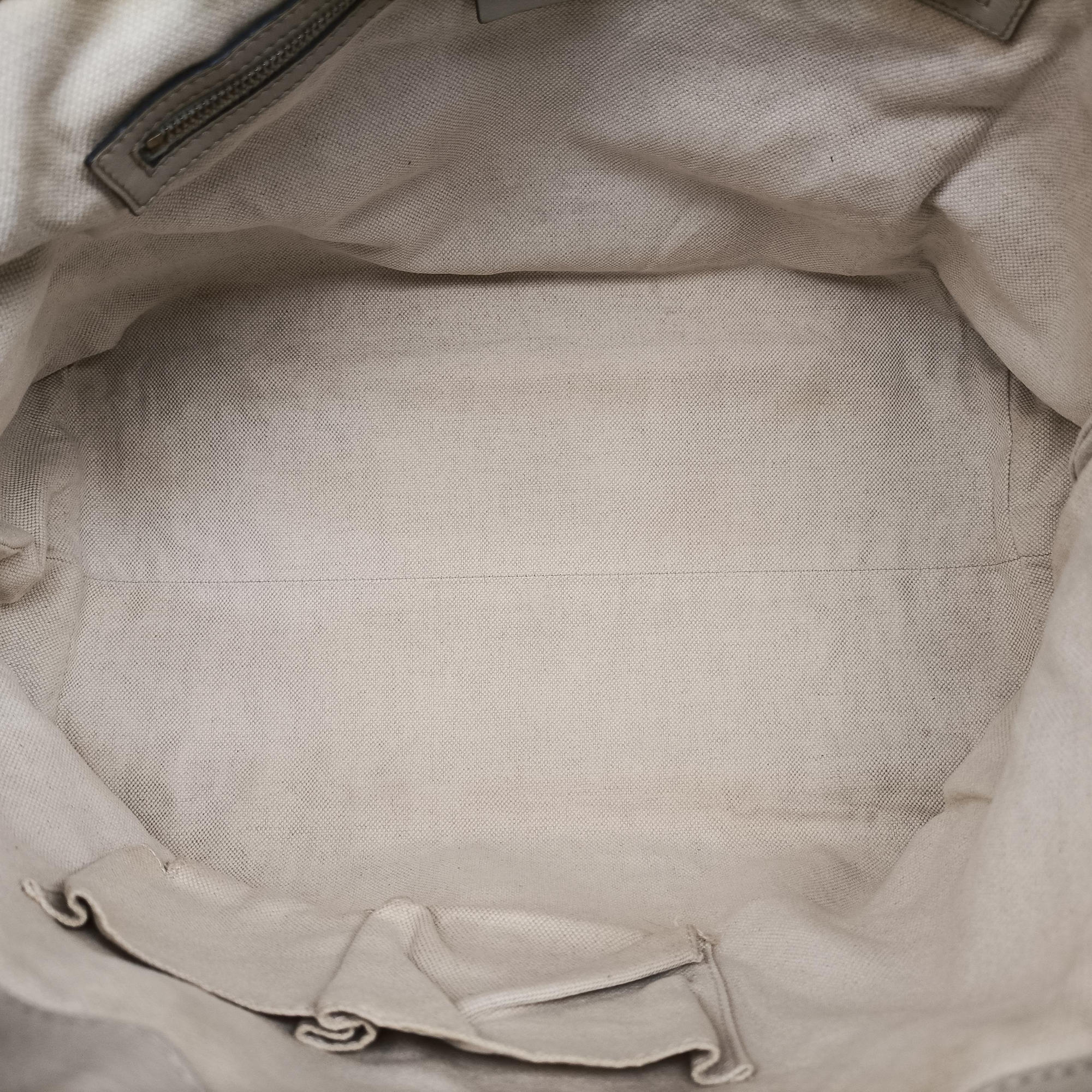 Pre-owned Gucci Lovely White Leather 257068 handbag | stylenewstar