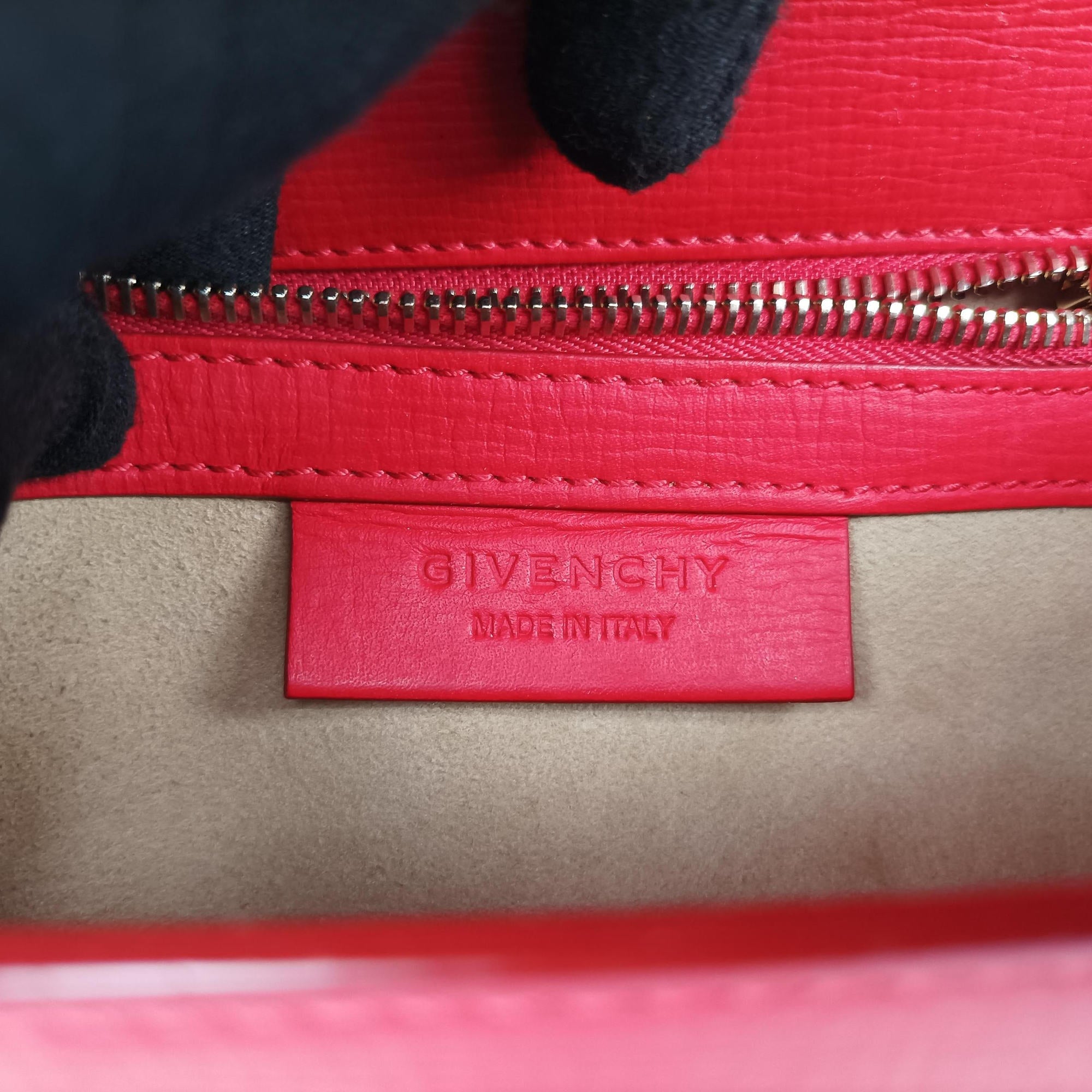 Secondhand Givenchy Pandora Red Leather  shoulderbag | stylenewstar