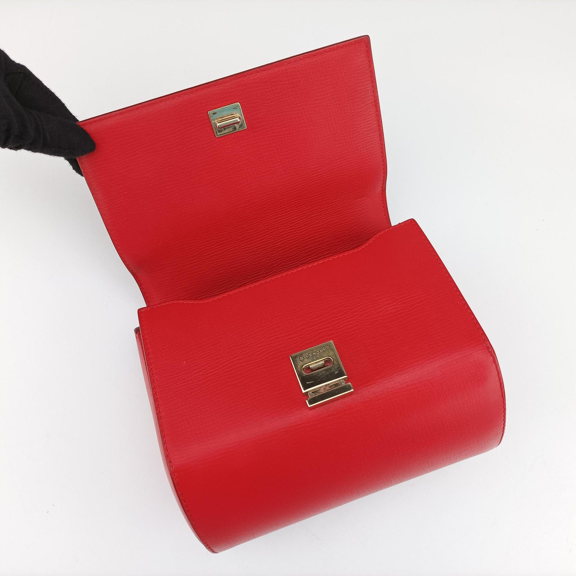 Secondhand Givenchy Pandora Red Leather  shoulderbag | stylenewstar