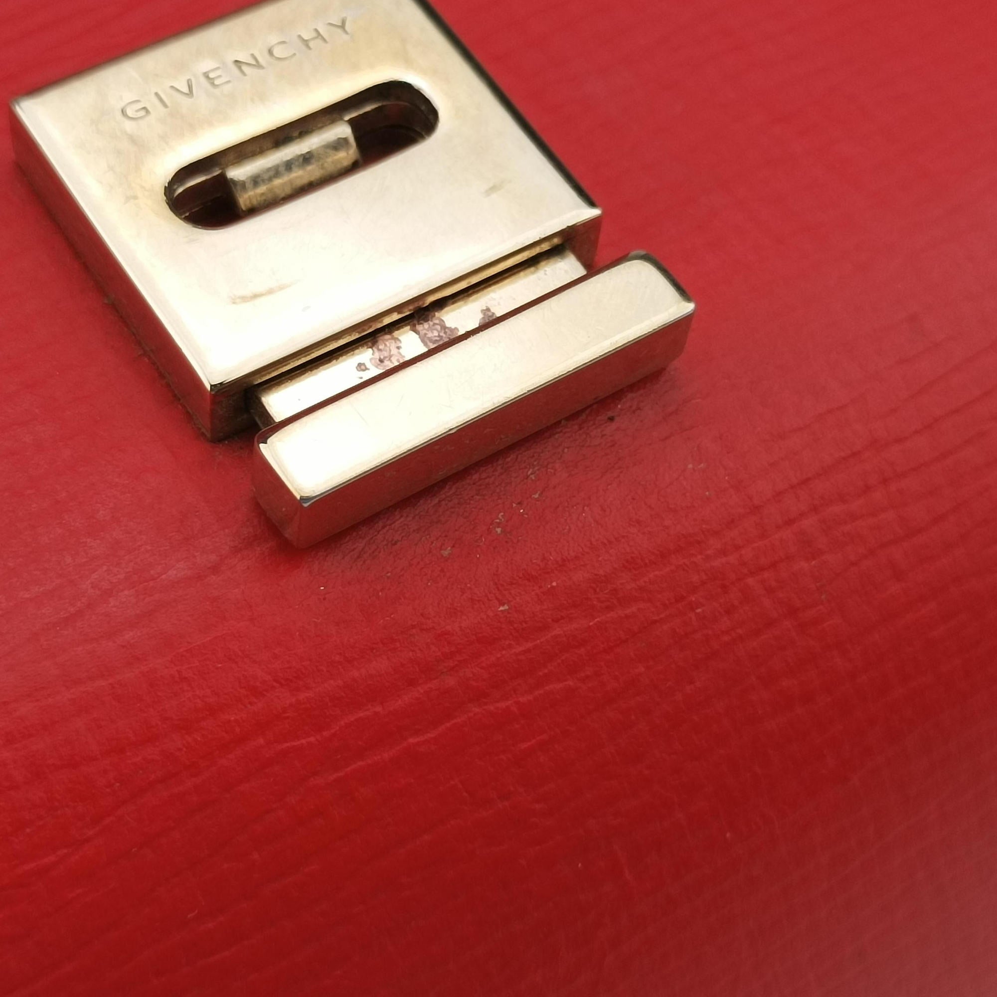 Secondhand Givenchy Pandora Red Leather  shoulderbag | stylenewstar