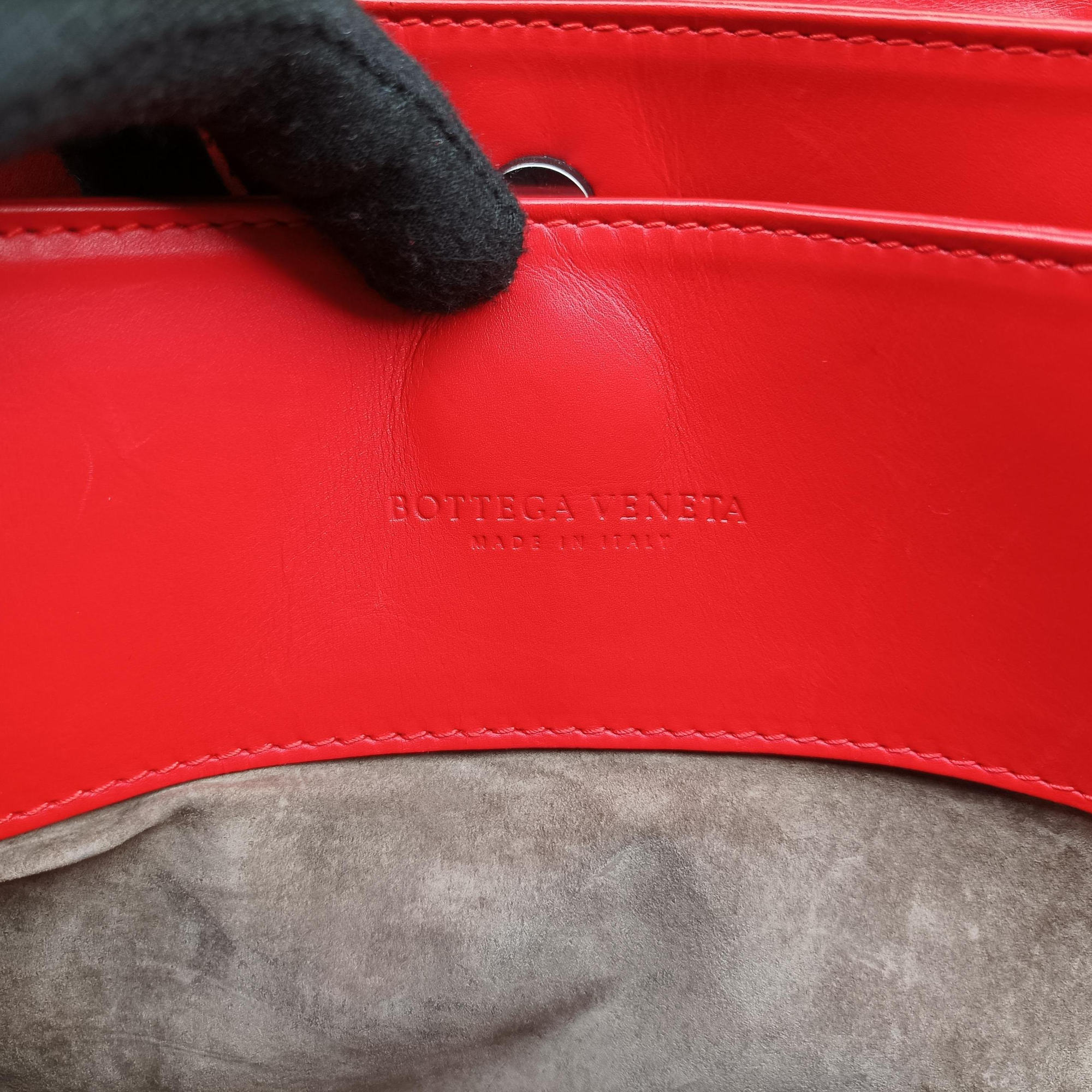 Secondhand Bottega Veneta Roma Intrecciato Red lambskin  shoulderbag | stylenewstar