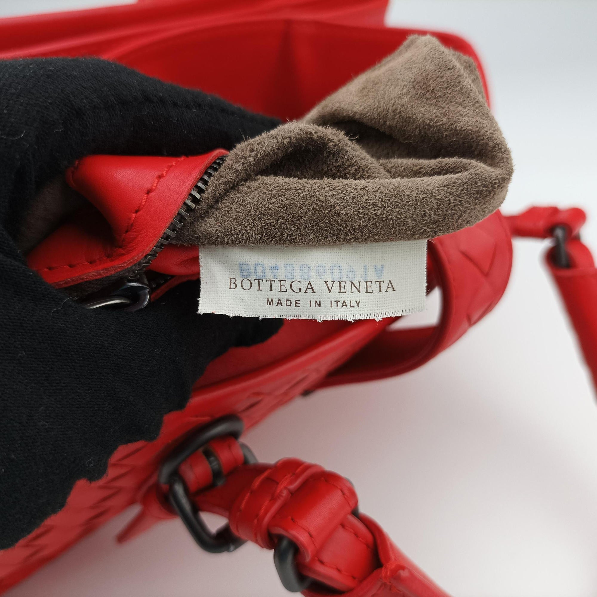 Secondhand Bottega Veneta Roma Intrecciato Red lambskin  shoulderbag | stylenewstar