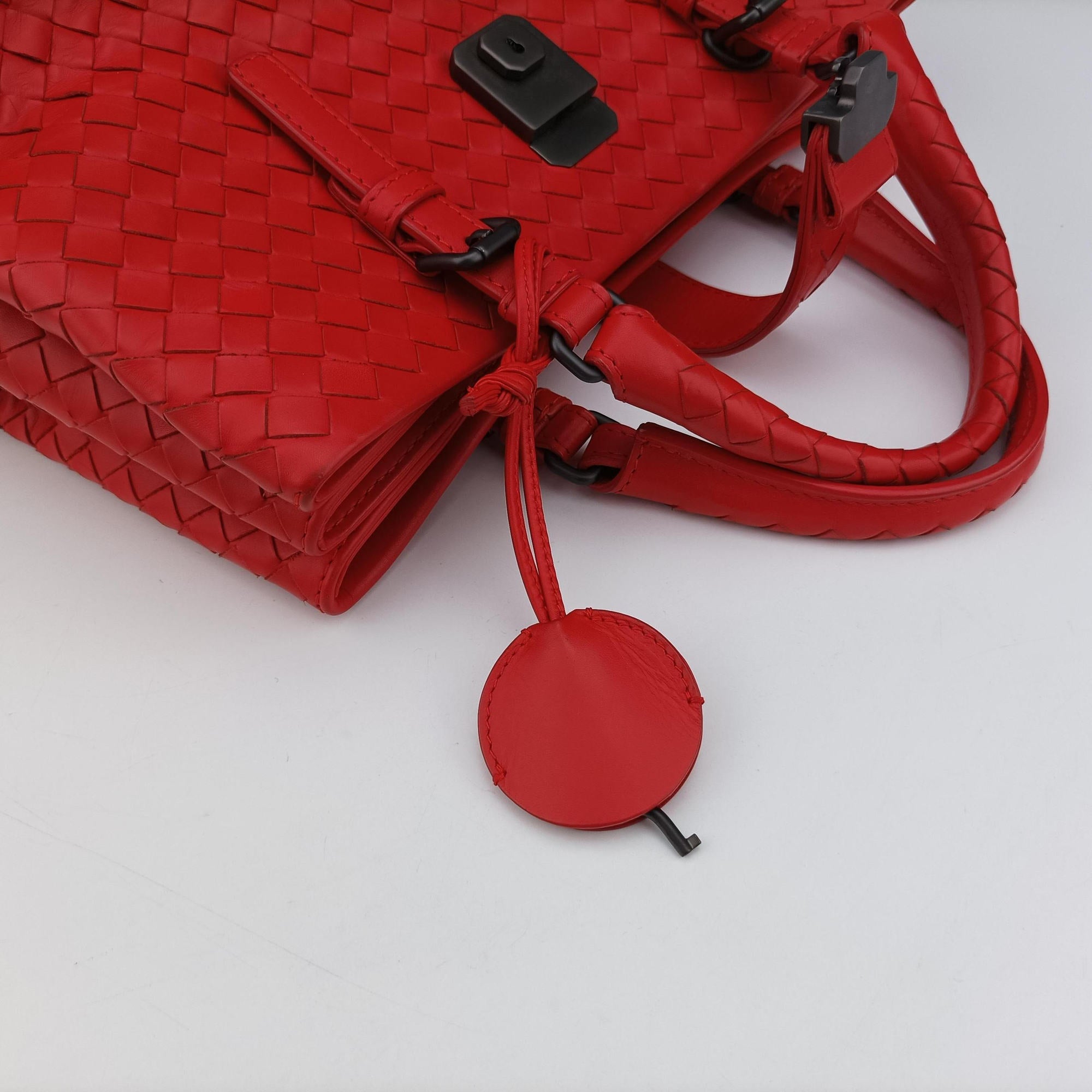 Secondhand Bottega Veneta Roma Intrecciato Red lambskin  shoulderbag | stylenewstar
