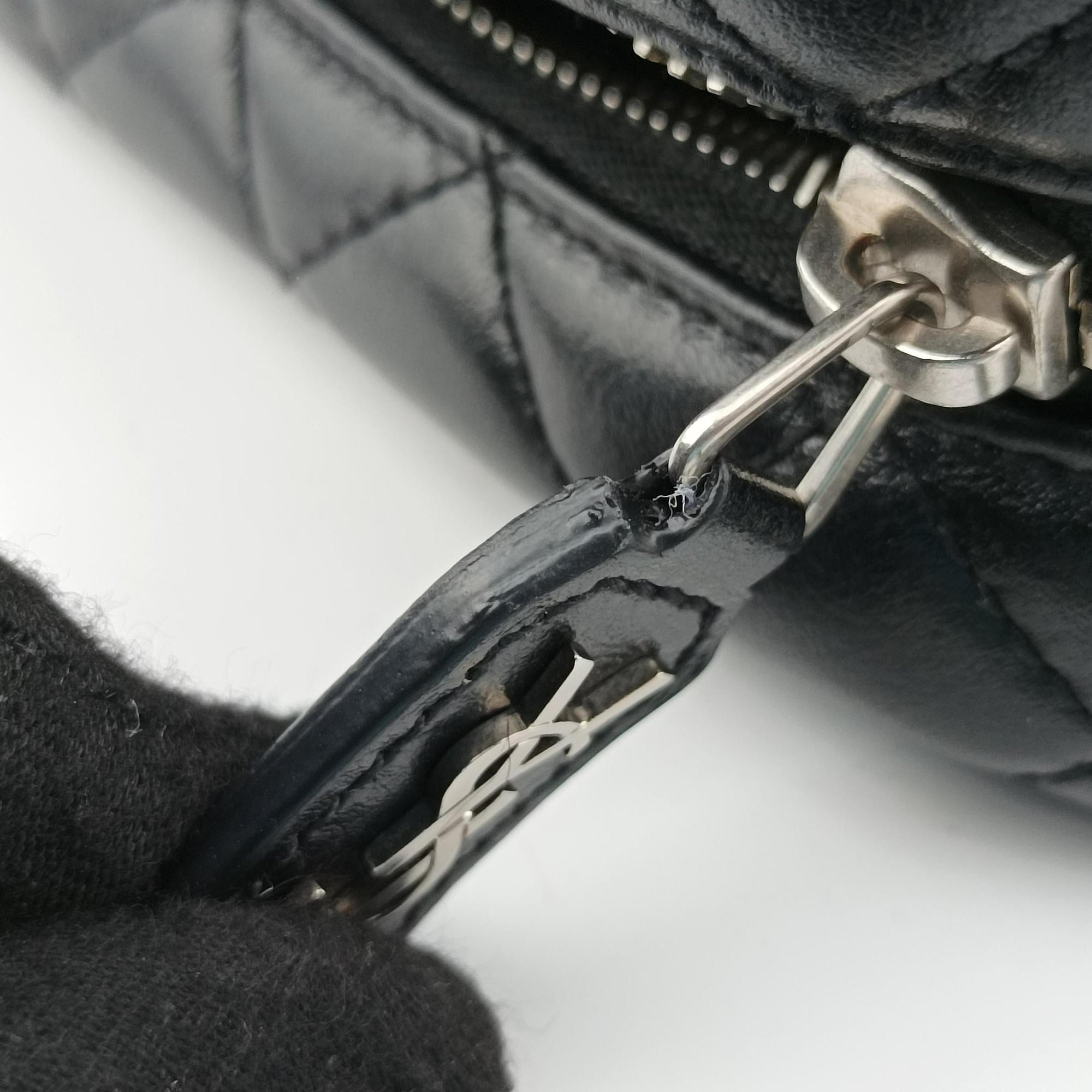 Pre-owned Yves Saint Laurent Lou Mini Bag Black Leather 457588 shoulderbag | stylenewstar